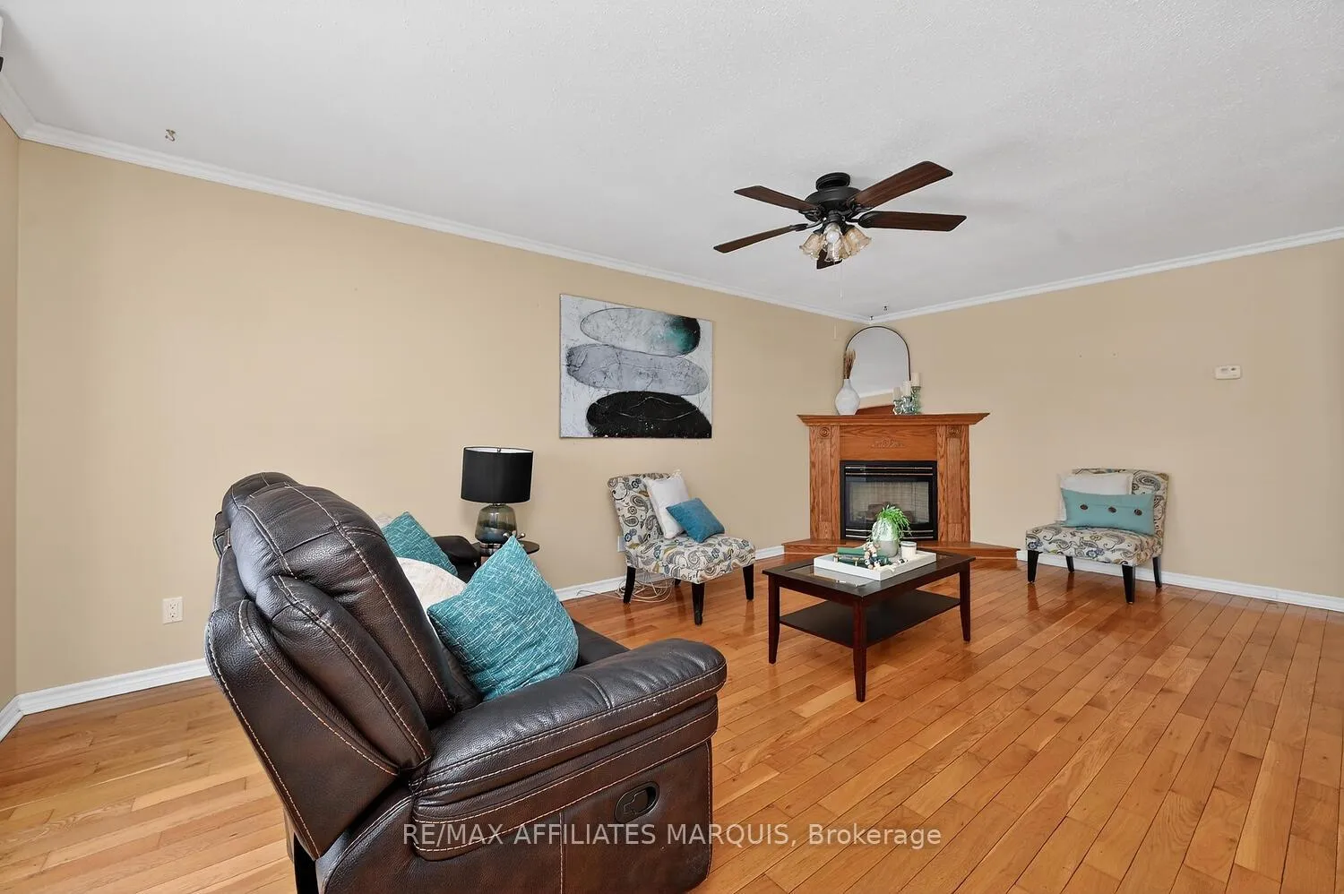 Photo 7 of 228 Brockville Street, Smiths Falls — HOMEH