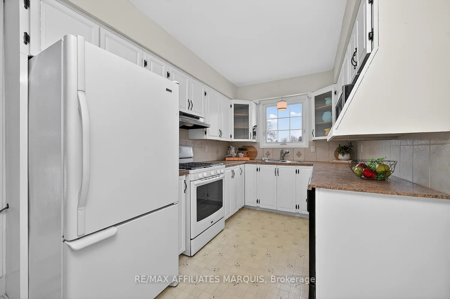 Photo 13 of 228 Brockville Street, Smiths Falls — HOMEH