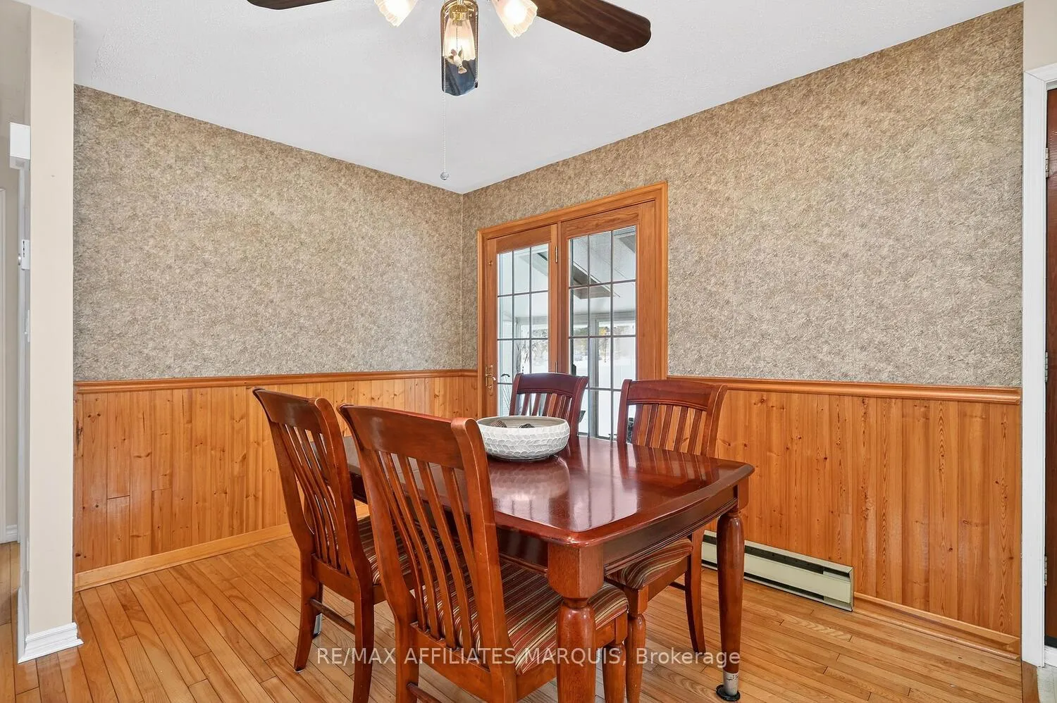 Photo 17 of 228 Brockville Street, Smiths Falls — HOMEH