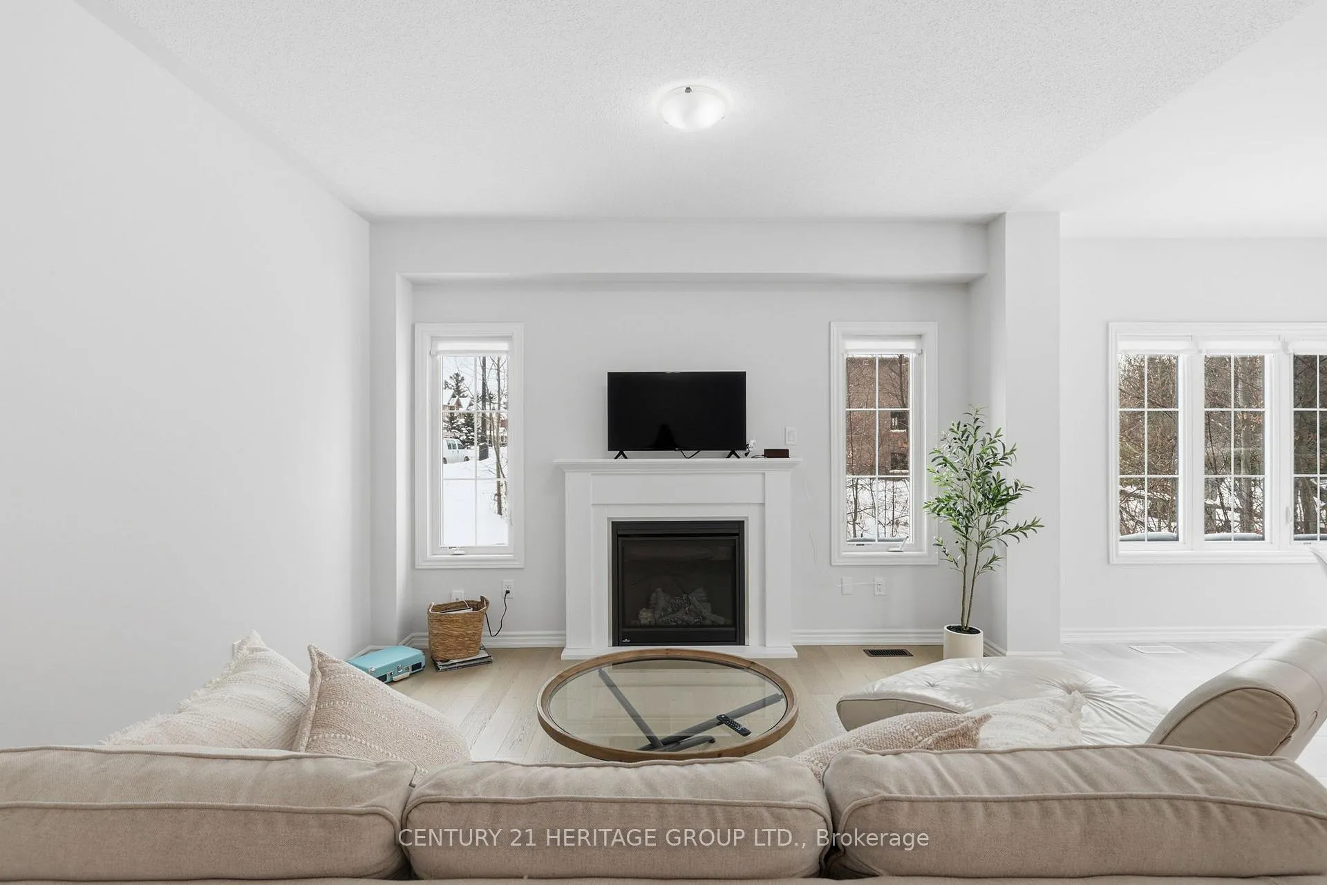 Photo 7 of 8 Scotia Road, Georgina, Sutton & Jackson's Point — HOMEH