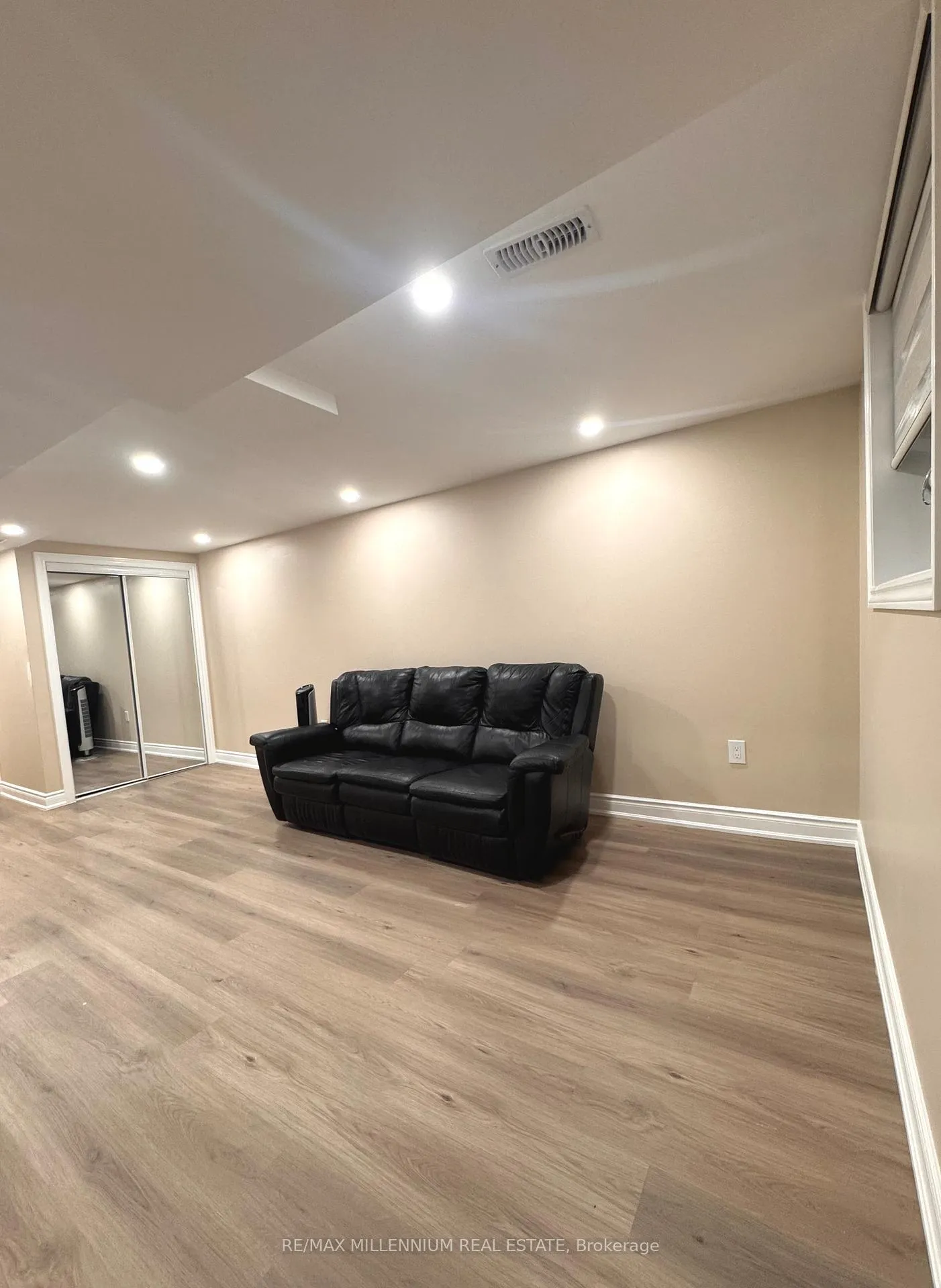 Photo 4 of 59 Crawford Drive, Brampton, Madoc — HOMEH
