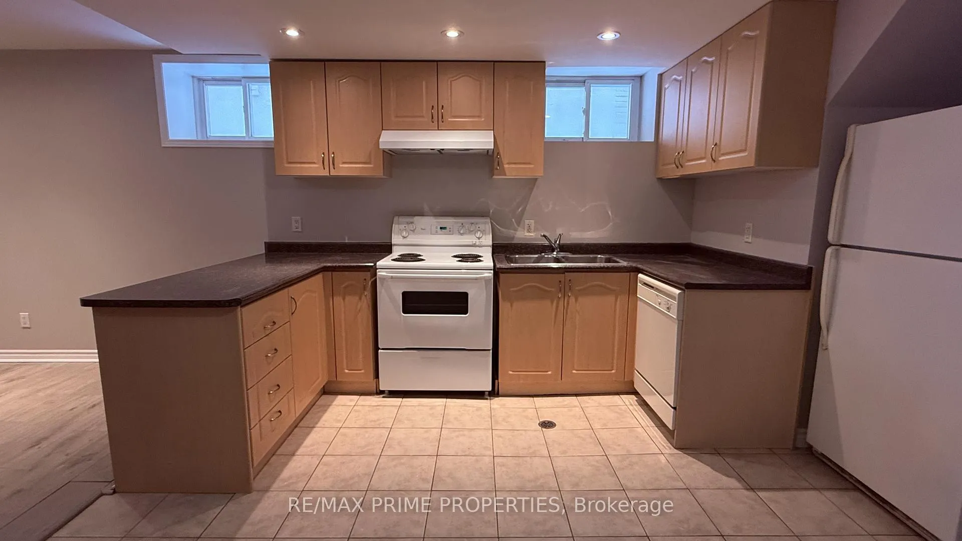 Photo 4 of Unit Basement, 168 Highbourne Road, Toronto, Yonge-Eglinton — HOMEH