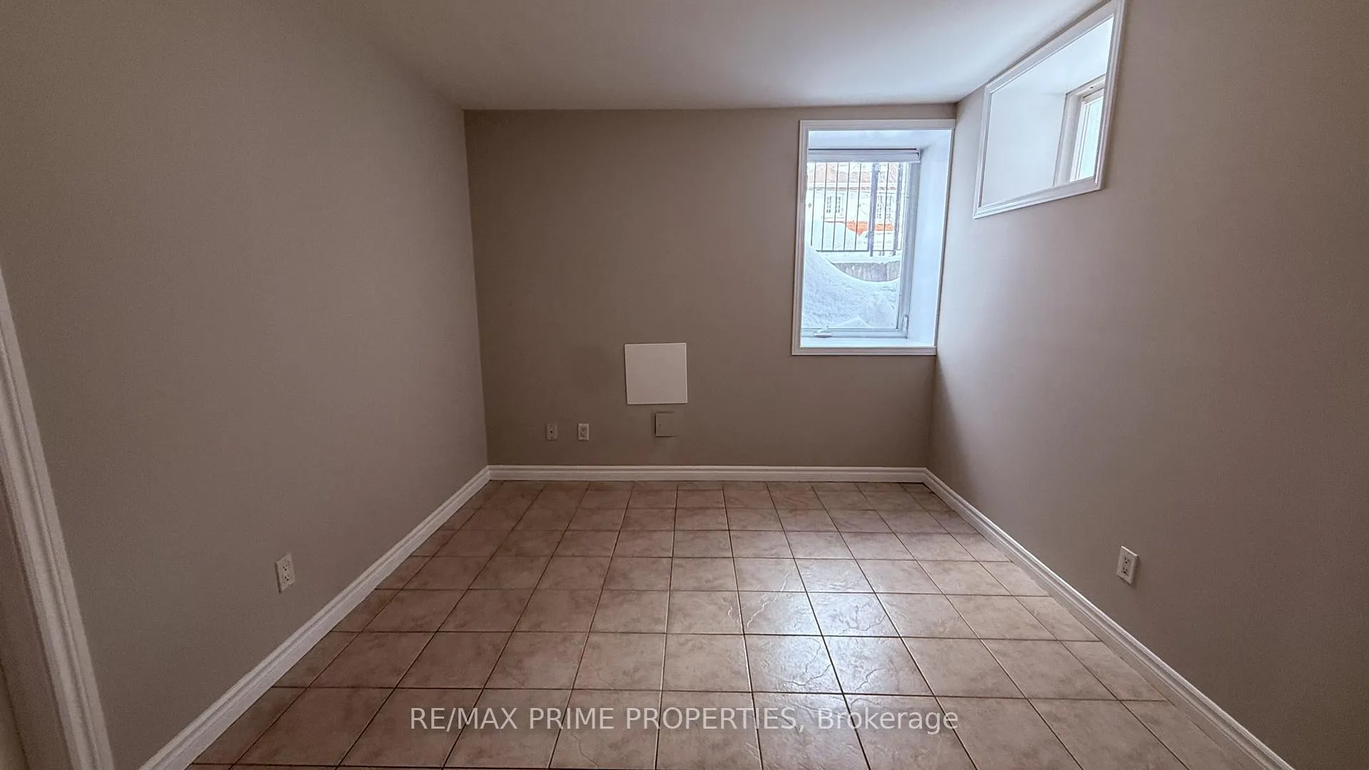 Photo 9 of Unit Basement, 168 Highbourne Road, Toronto, Yonge-Eglinton — HOMEH