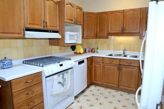 Photo 13 of 5 Helena Place, Kingston, Kingston East (incl CFB Kingston) — HOMEH