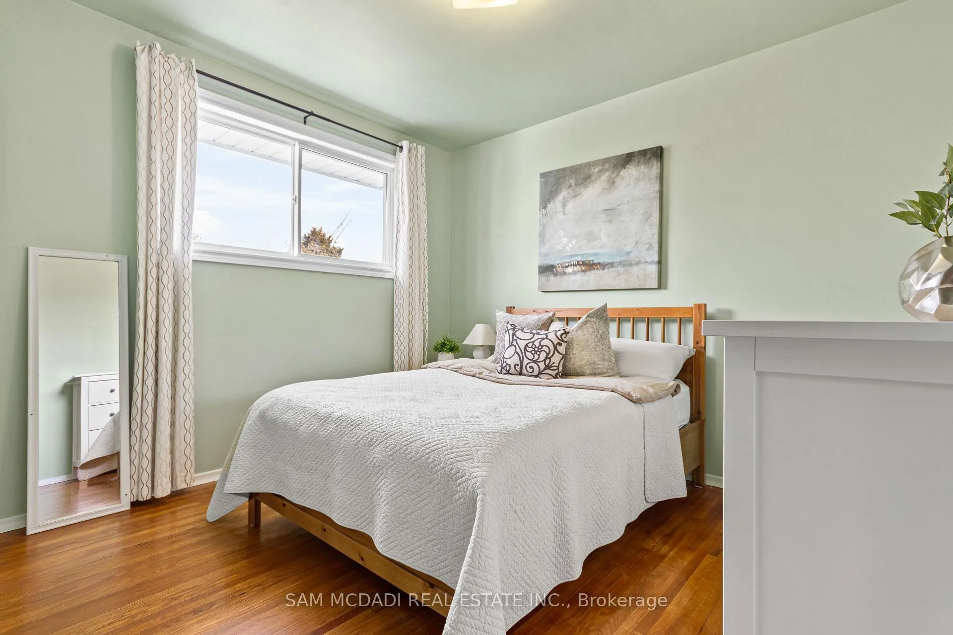 Photo 18 of 19 Secord Drive, Hamilton, Corman — HOMEH