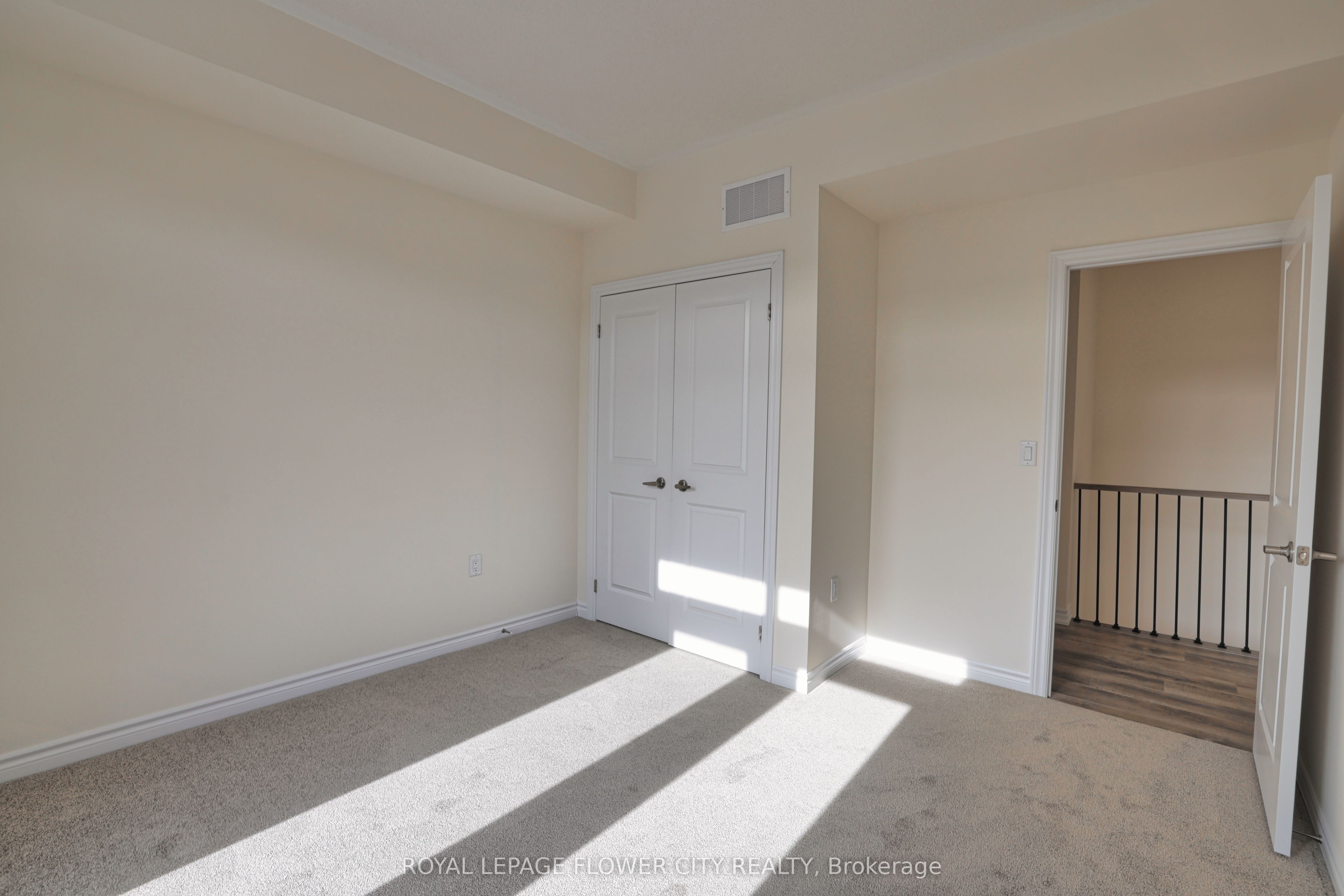Photo 13 of 171 Petch Avenue E, Caledon, Rural Caledon — HOMEH