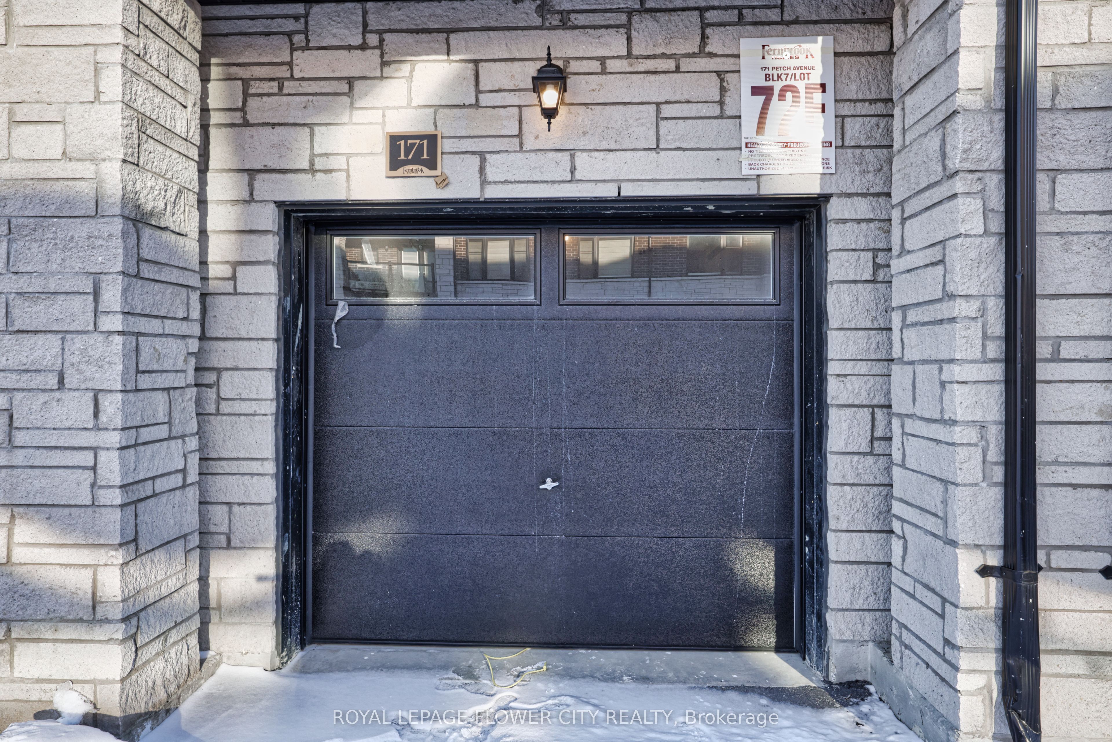 Photo 3 of 171 Petch Avenue E, Caledon, Rural Caledon — HOMEH