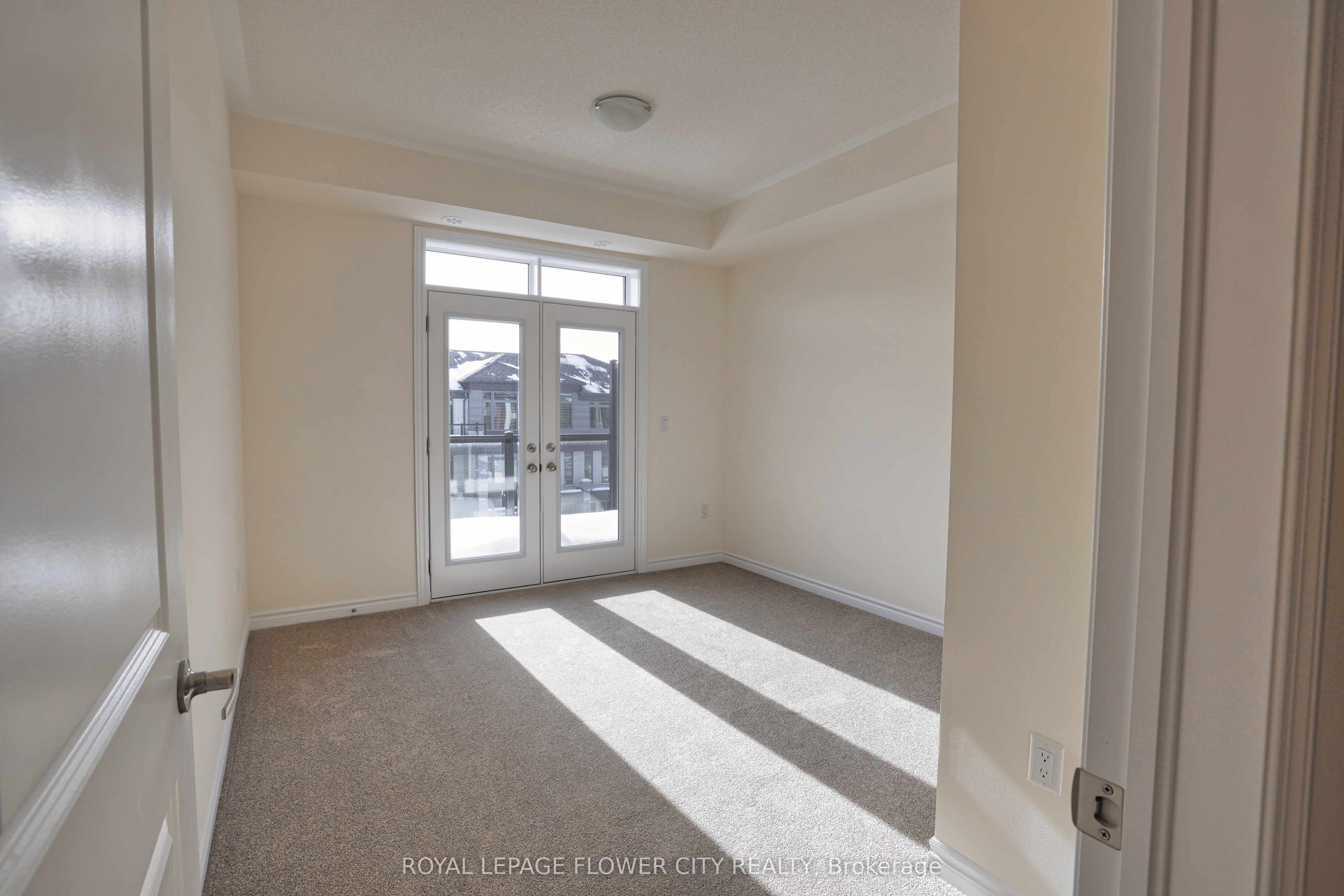 Photo 14 of 171 Petch Avenue E, Caledon, Rural Caledon — HOMEH