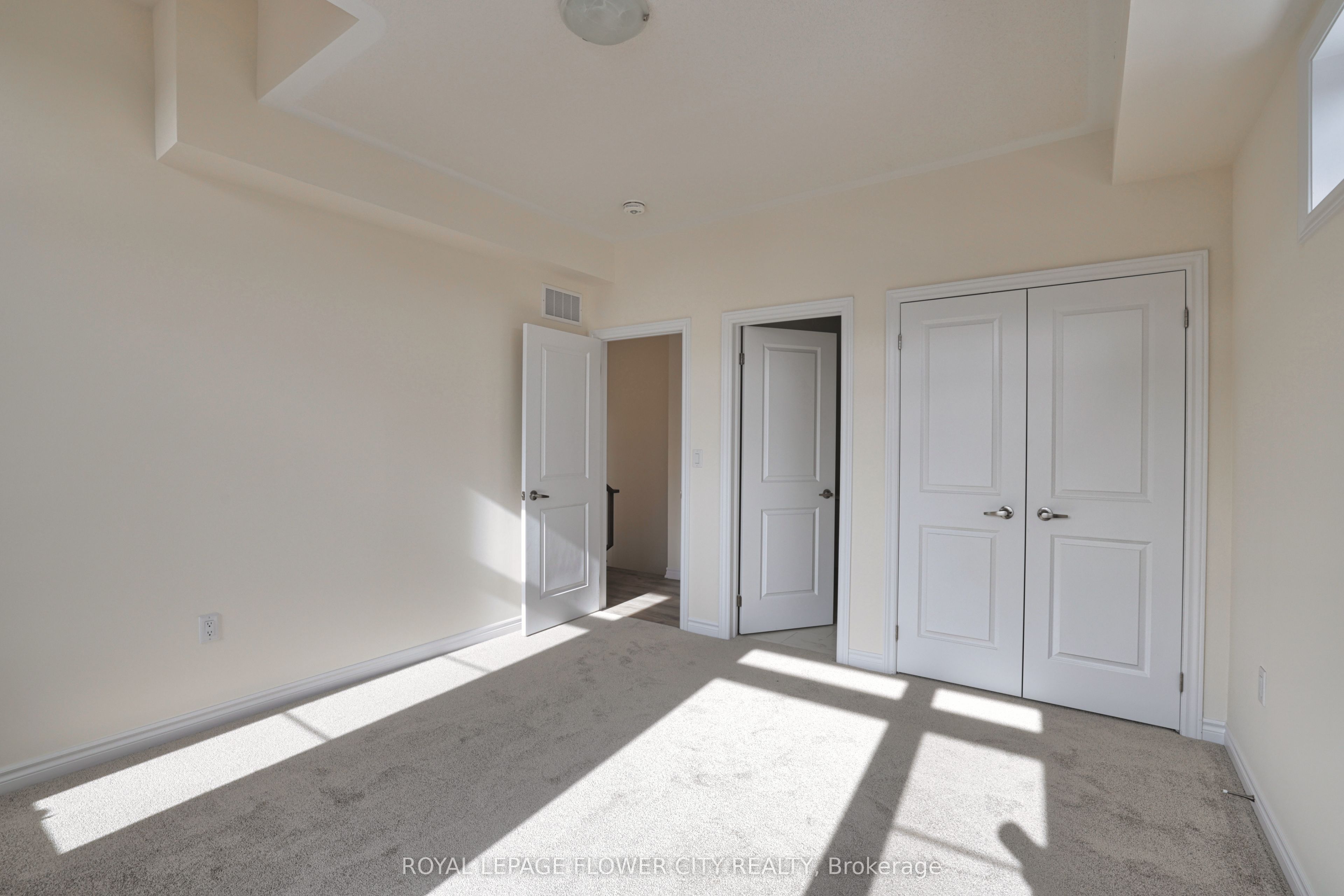 Photo 21 of 171 Petch Avenue E, Caledon, Rural Caledon — HOMEH