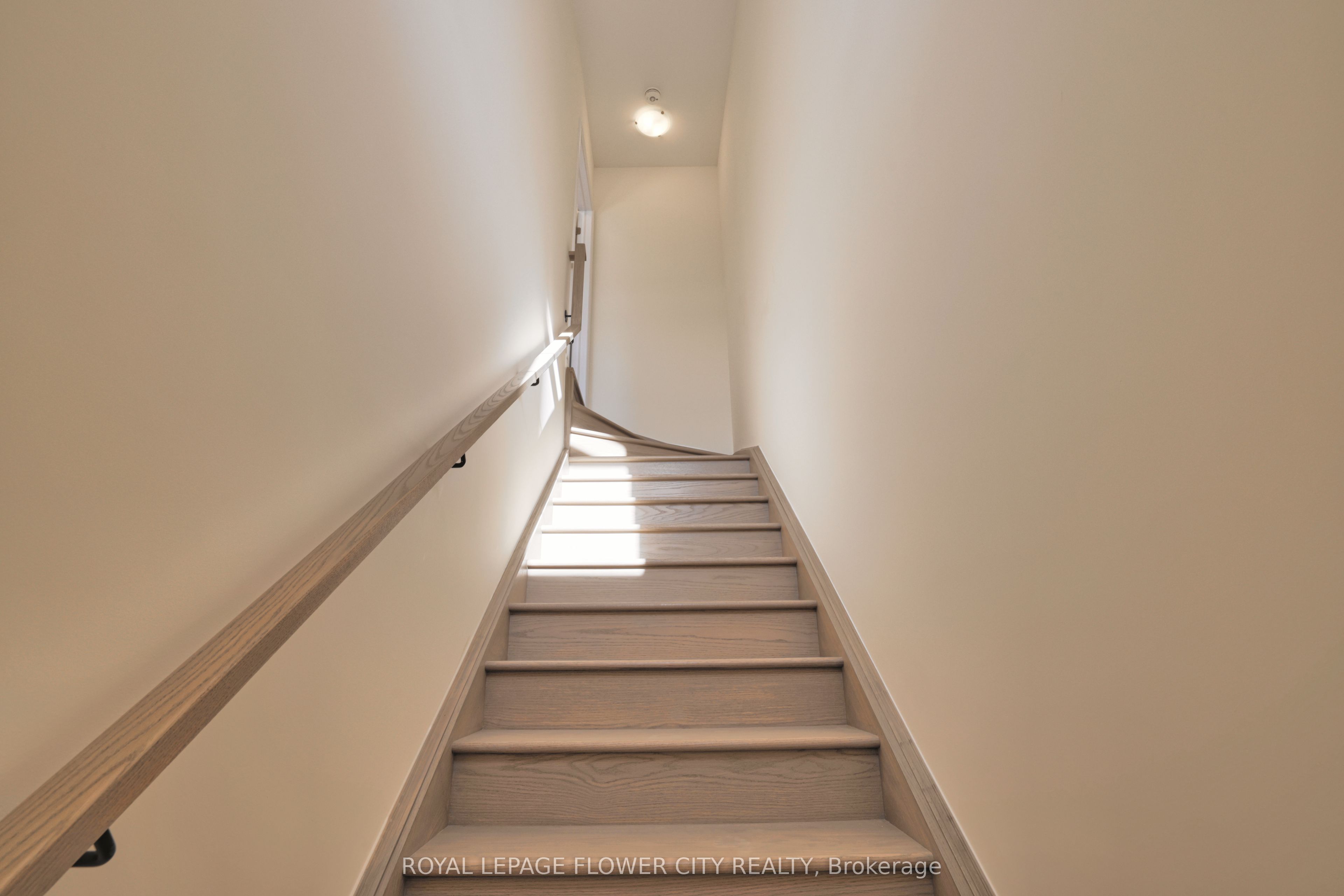 Photo 27 of 171 Petch Avenue E, Caledon, Rural Caledon — HOMEH