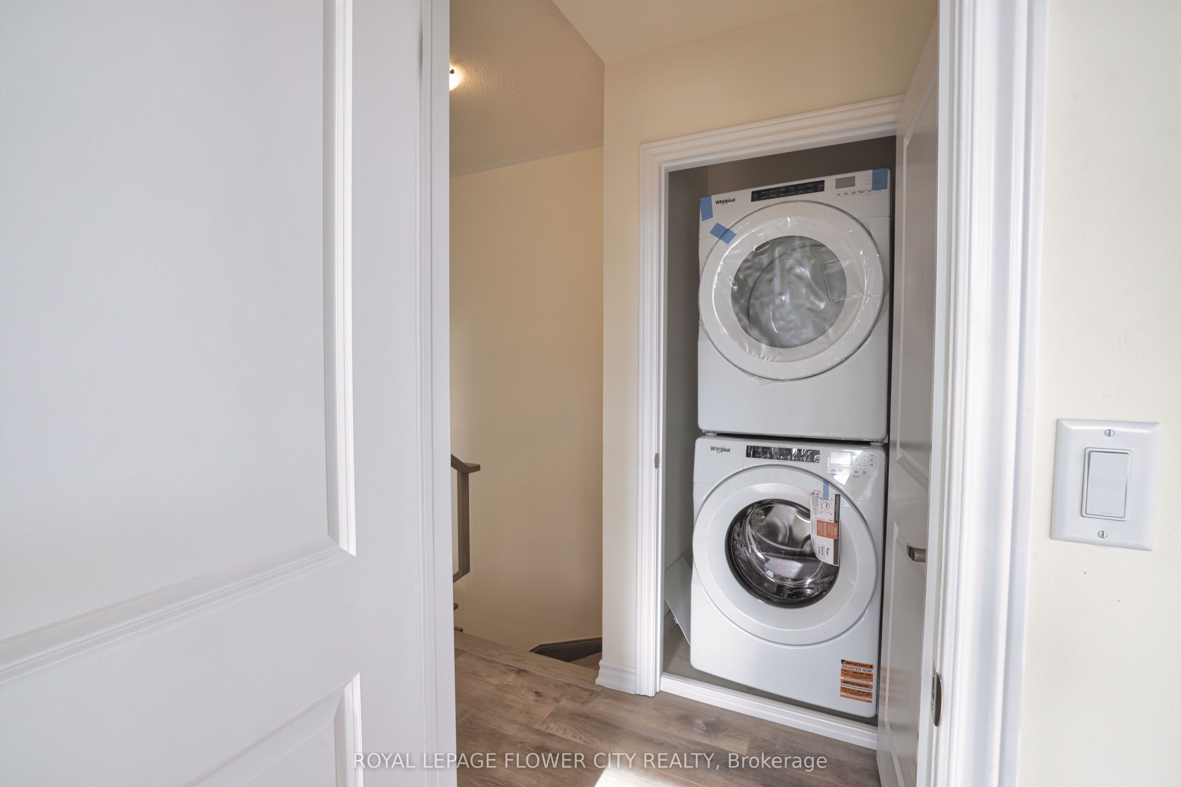 Photo 16 of 171 Petch Avenue E, Caledon, Rural Caledon — HOMEH