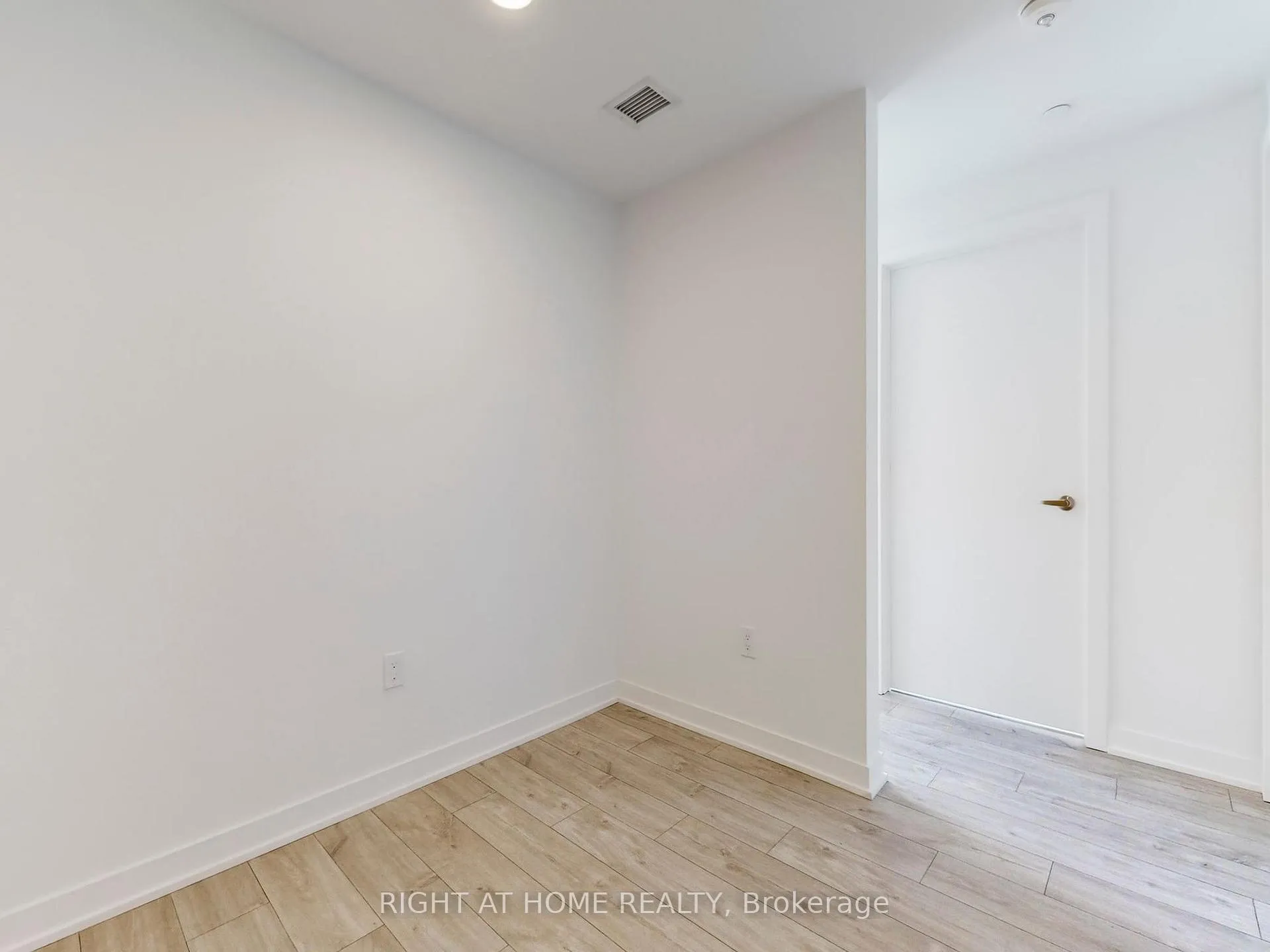 Photo 15 of Unit 711, 750 Whitlock Avenue, Milton, Cobban — HOMEH