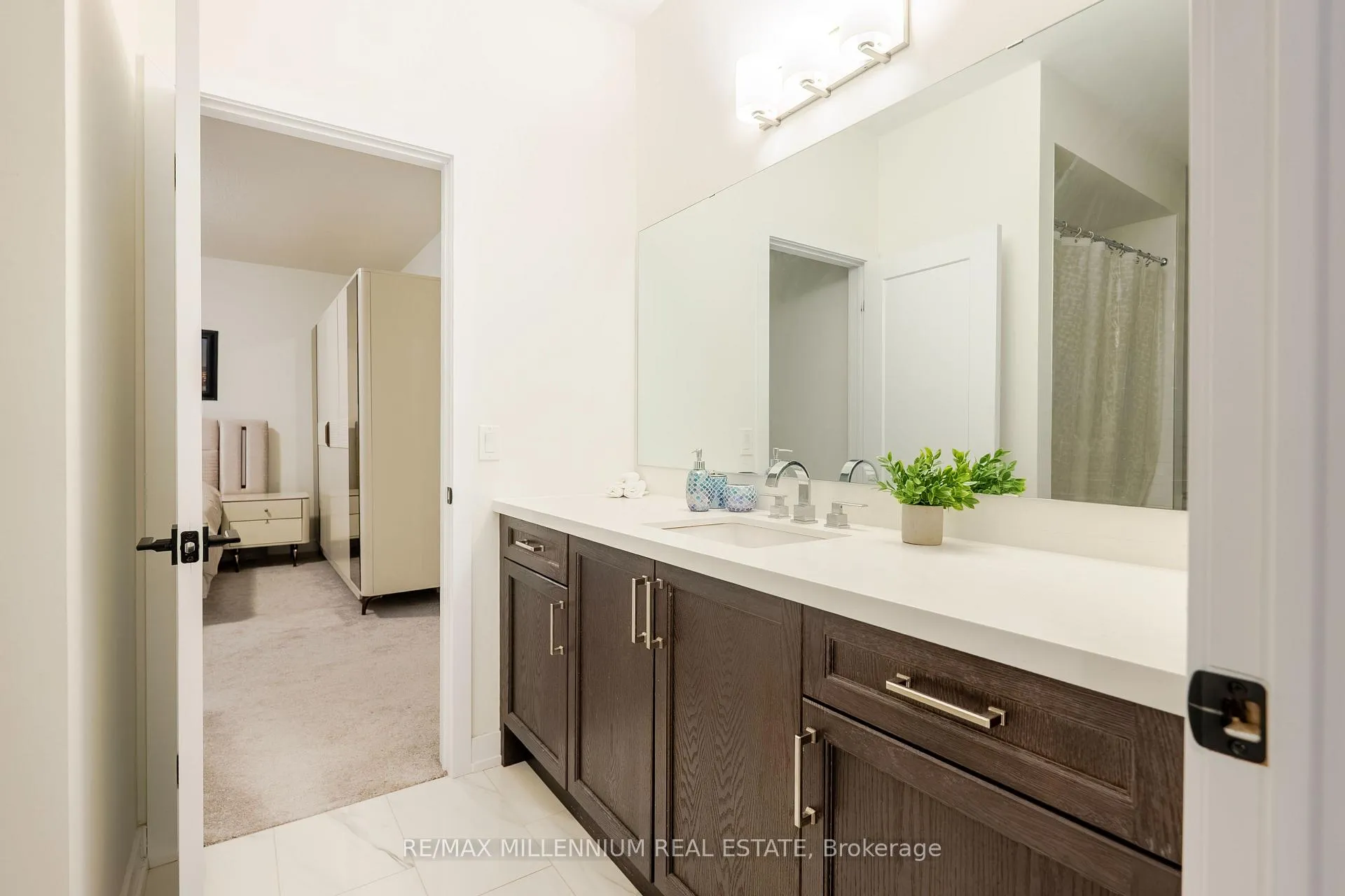 Photo 4 of 1011 Dyas Avenue, Oshawa, Kedron — HOMEH