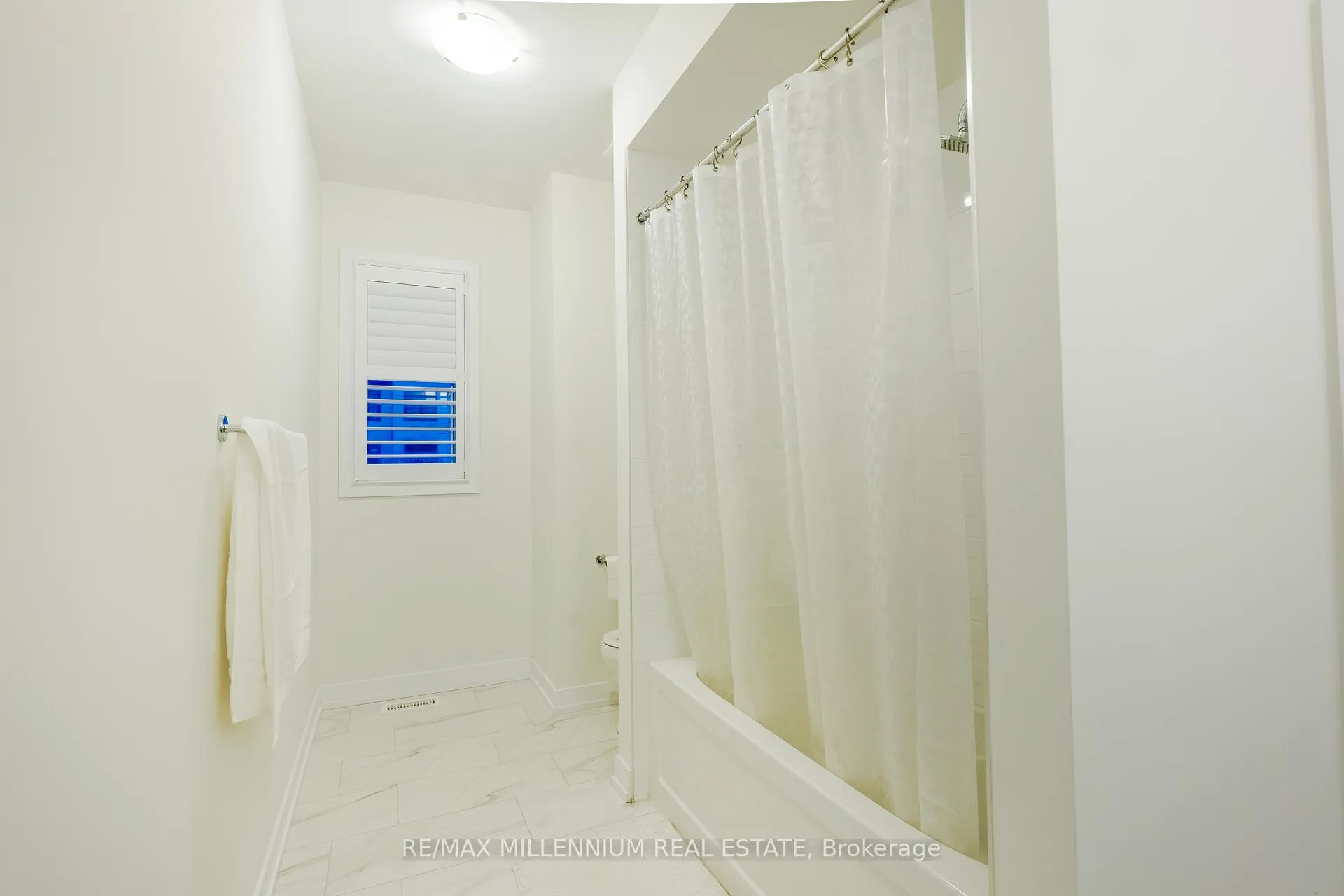 Photo 6 of 1011 Dyas Avenue, Oshawa, Kedron — HOMEH
