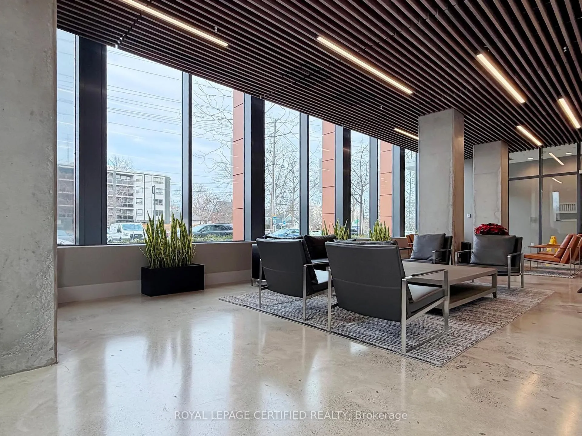 Photo 6 of Unit 604, 500 Brock Avenue, Burlington, Brant — HOMEH
