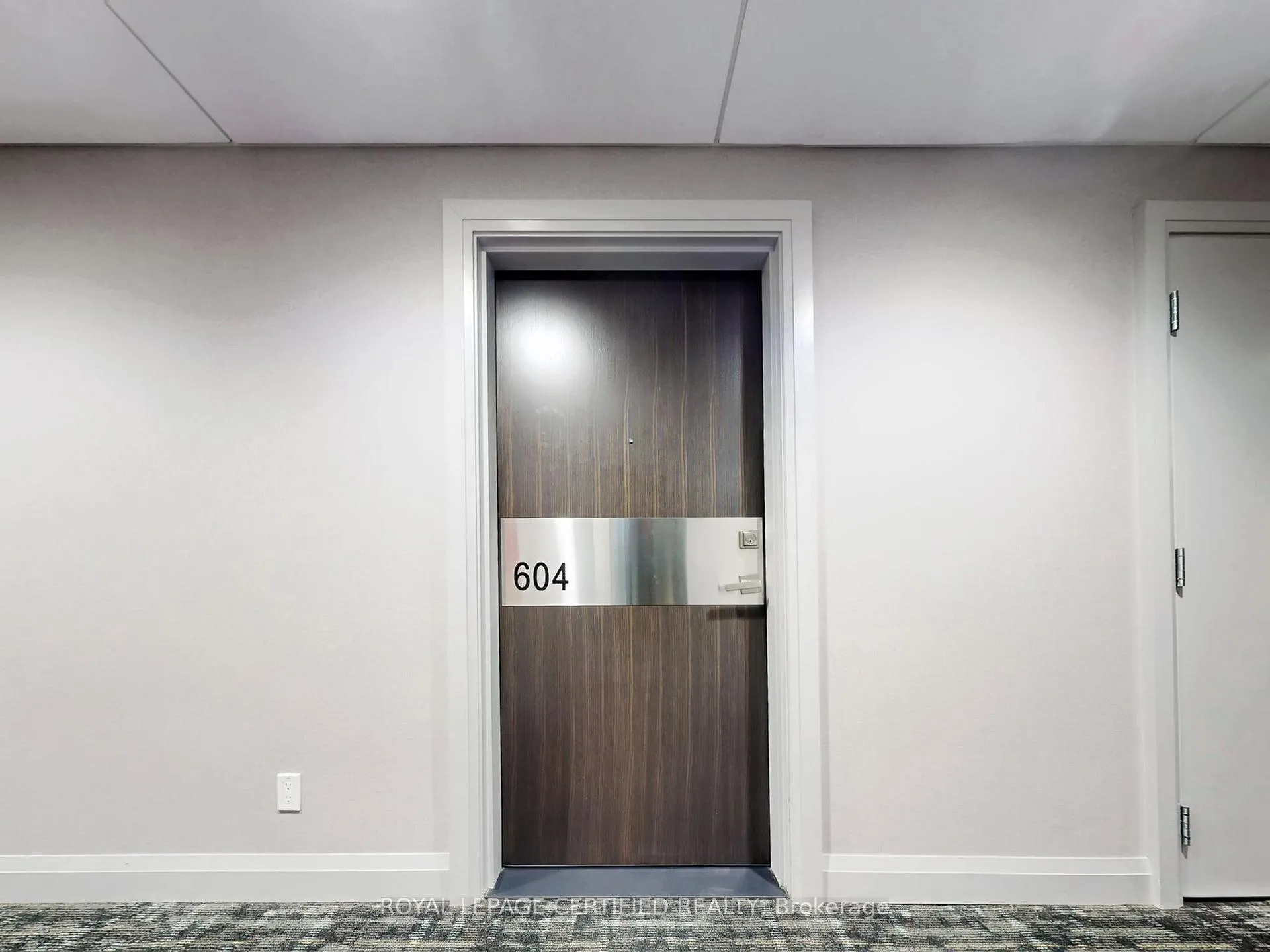 Photo 7 of Unit 604, 500 Brock Avenue, Burlington, Brant — HOMEH