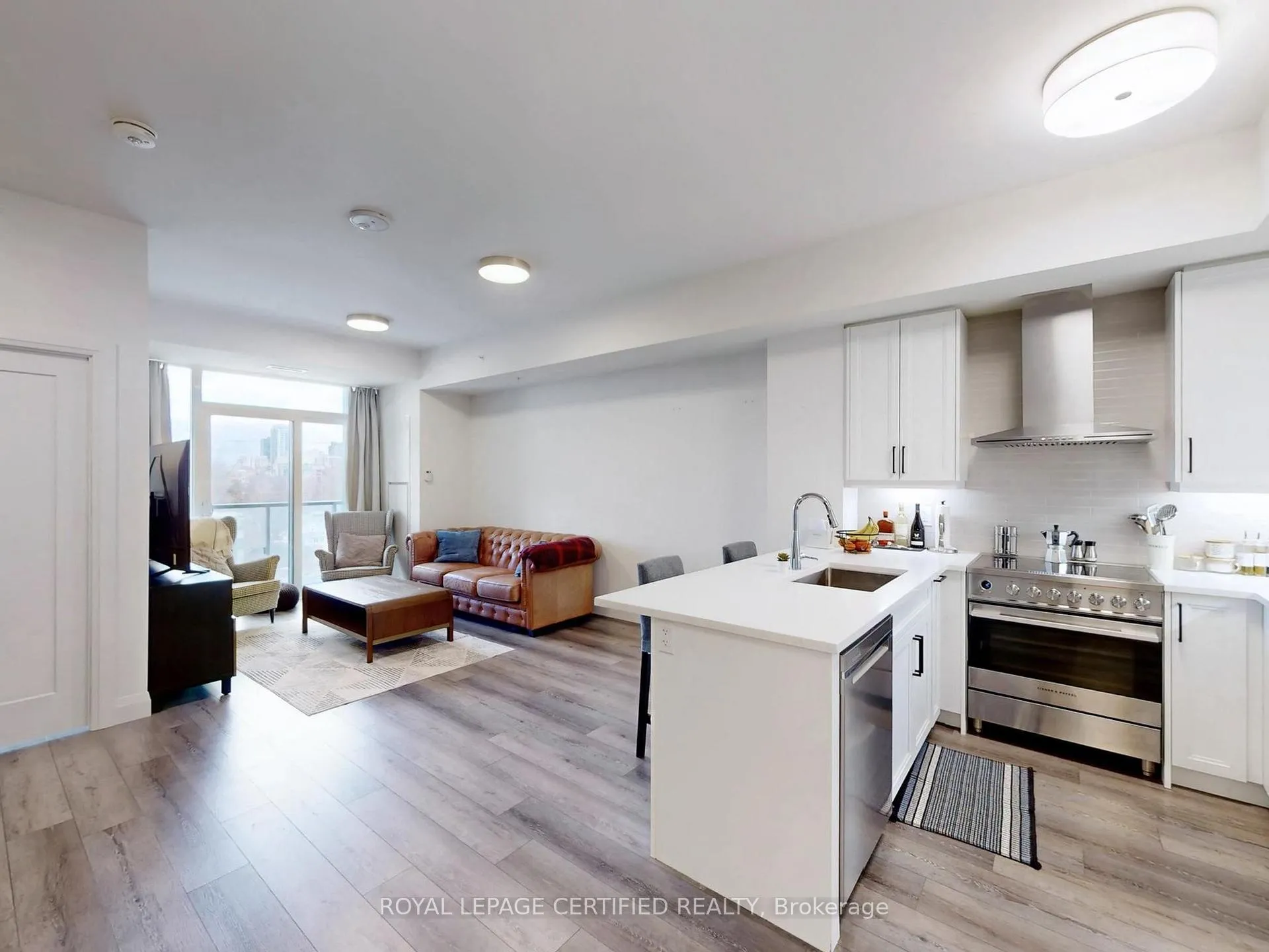 Photo 9 of Unit 604, 500 Brock Avenue, Burlington, Brant — HOMEH