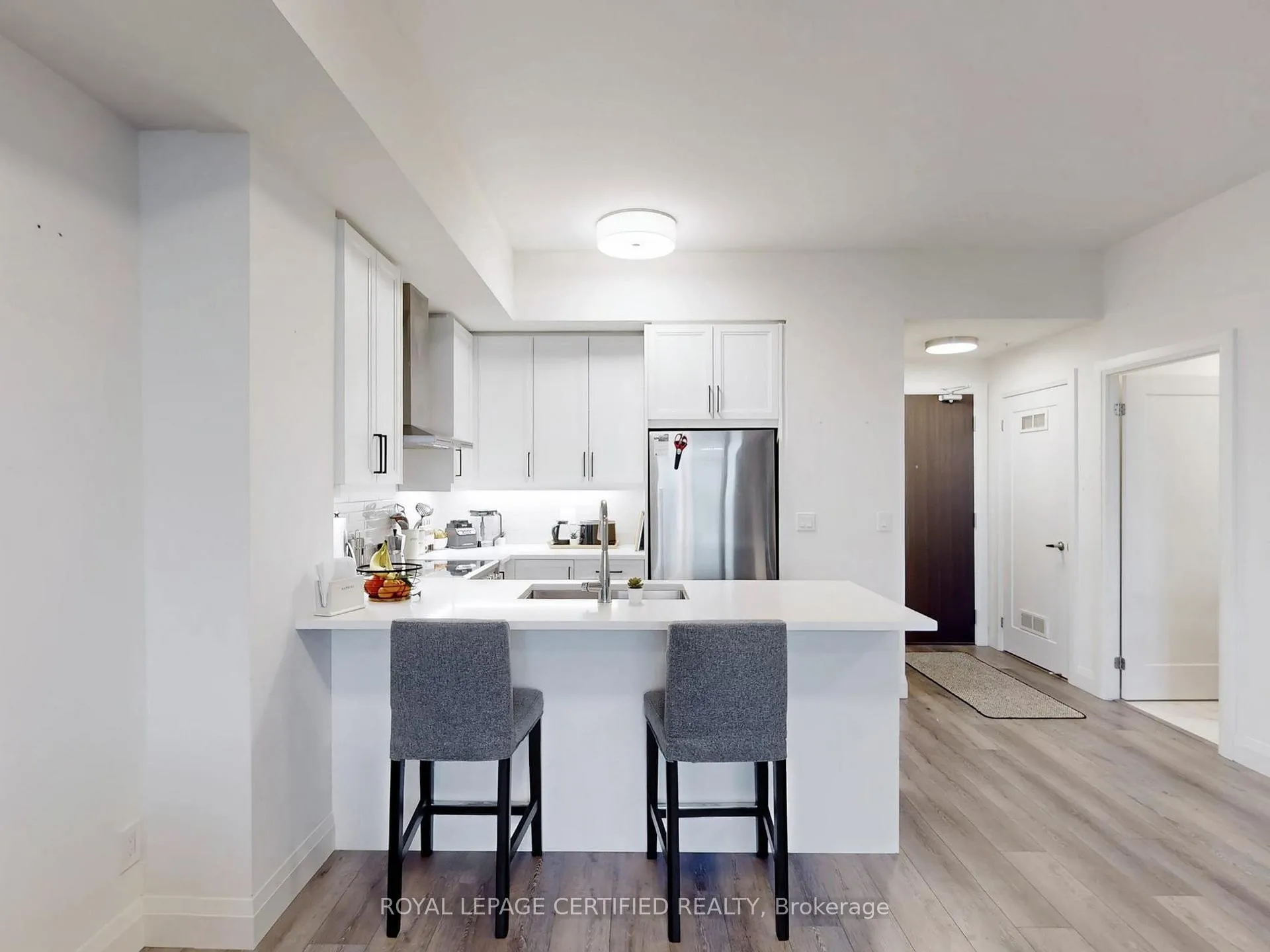 Photo 11 of Unit 604, 500 Brock Avenue, Burlington, Brant — HOMEH