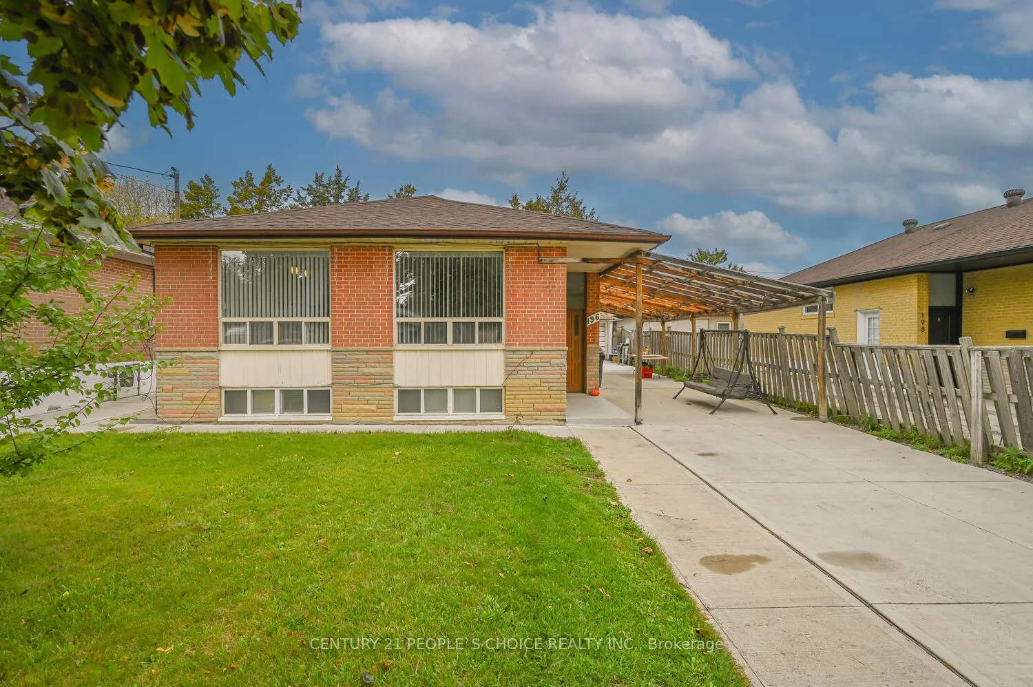 Photo 1 of 196 Taysham Crescent, Etobicoke, Thistletown-Beaumonde Heights — HOMEH