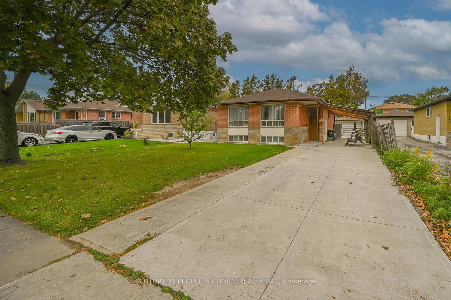 Photo 4 of 196 Taysham Crescent, Etobicoke, Thistletown-Beaumonde Heights — HOMEH