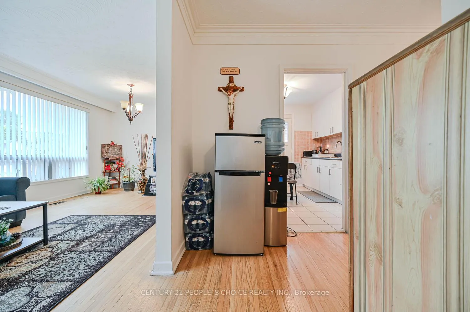 Photo 7 of 196 Taysham Crescent, Etobicoke, Thistletown-Beaumonde Heights — HOMEH