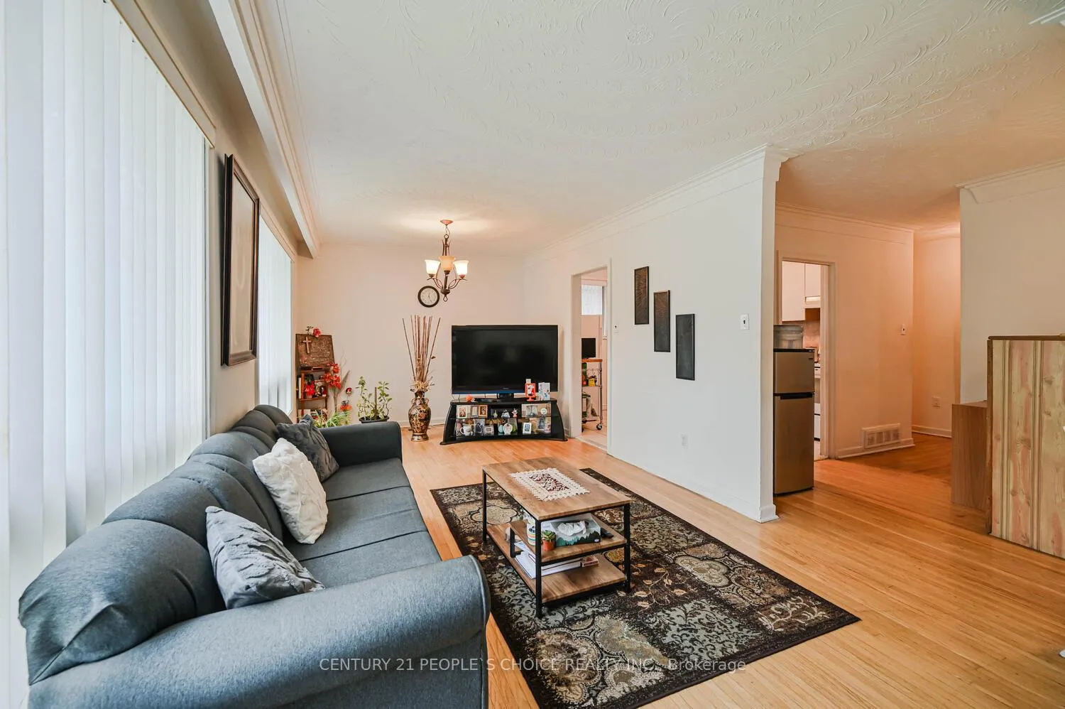 Photo 11 of 196 Taysham Crescent, Etobicoke, Thistletown-Beaumonde Heights — HOMEH