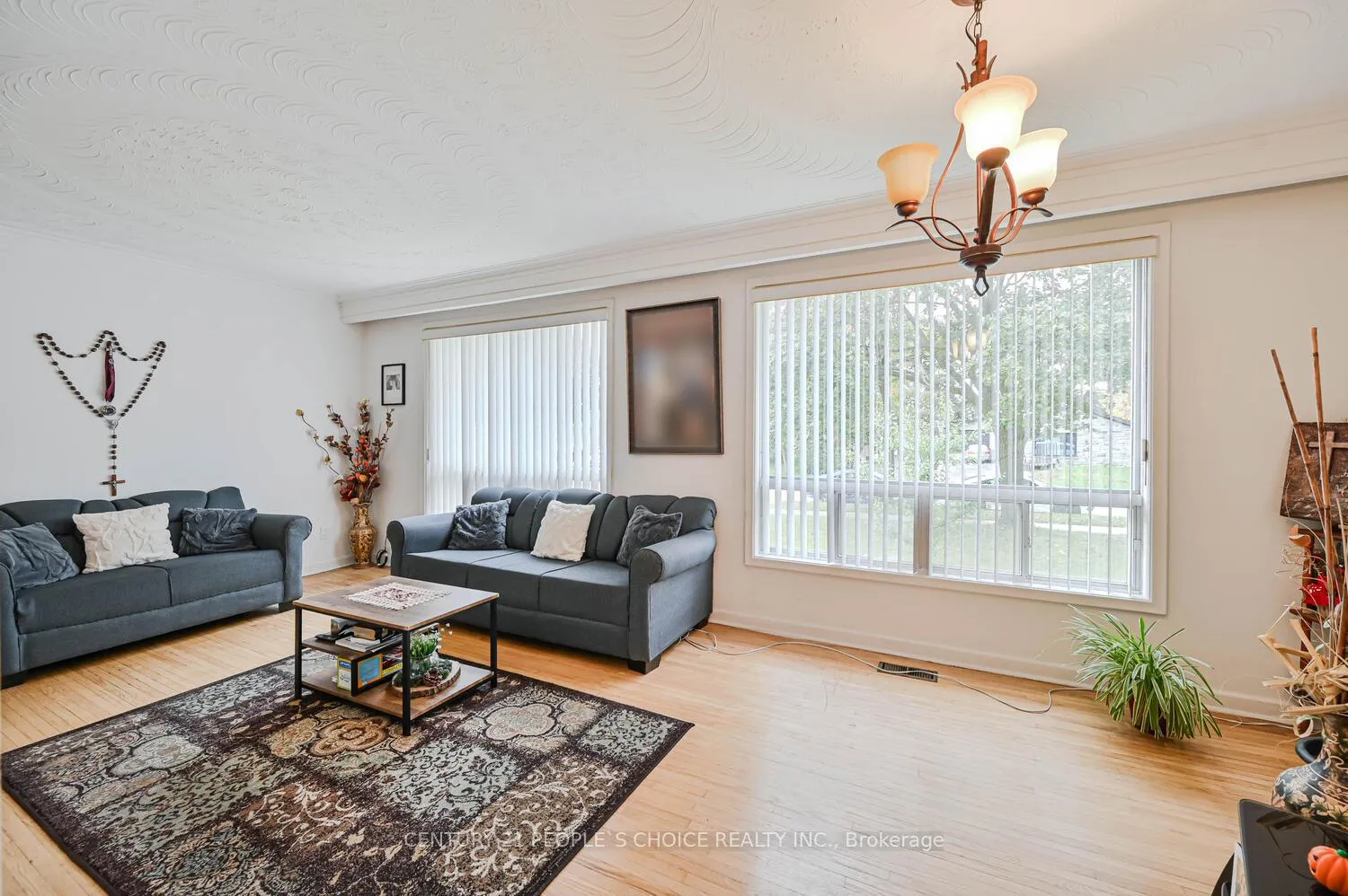 Photo 12 of 196 Taysham Crescent, Etobicoke, Thistletown-Beaumonde Heights — HOMEH