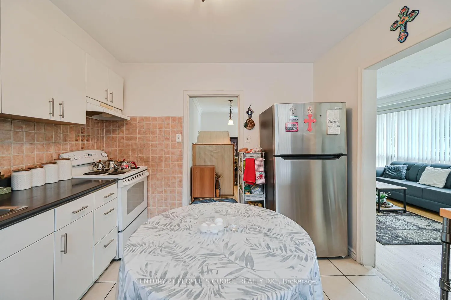 Photo 16 of 196 Taysham Crescent, Etobicoke, Thistletown-Beaumonde Heights — HOMEH