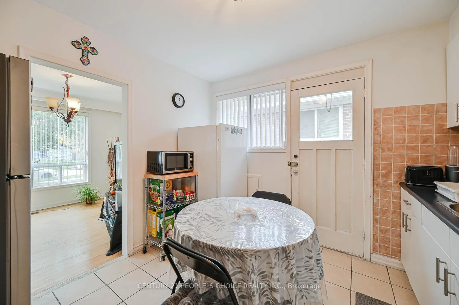 Photo 18 of 196 Taysham Crescent, Etobicoke, Thistletown-Beaumonde Heights — HOMEH