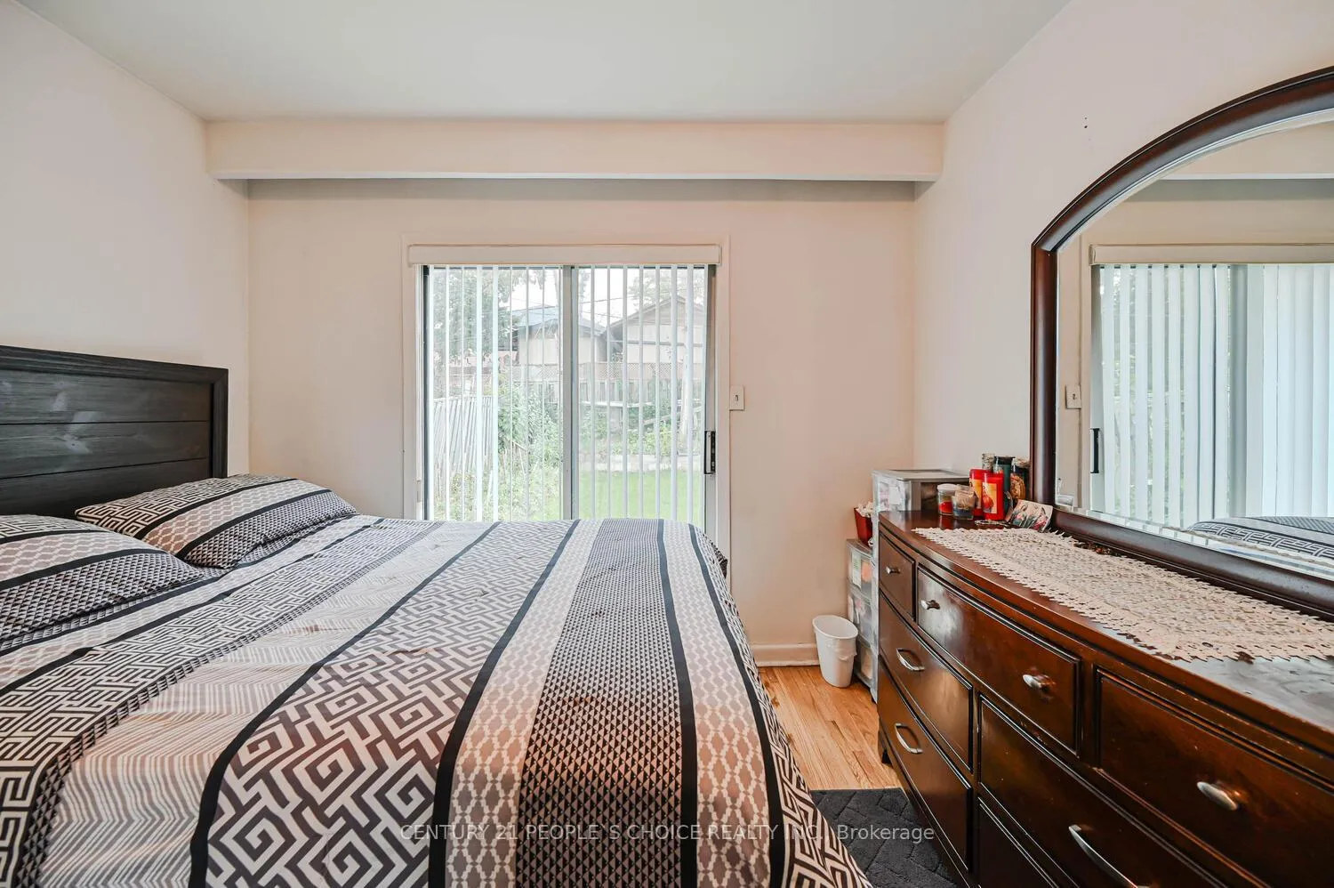 Photo 24 of 196 Taysham Crescent, Etobicoke, Thistletown-Beaumonde Heights — HOMEH