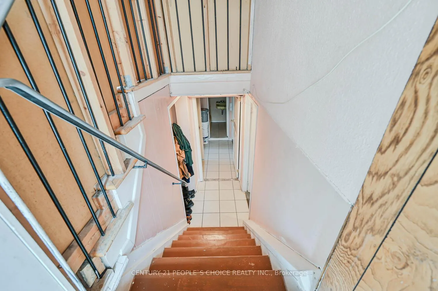 Photo 32 of 196 Taysham Crescent, Etobicoke, Thistletown-Beaumonde Heights — HOMEH