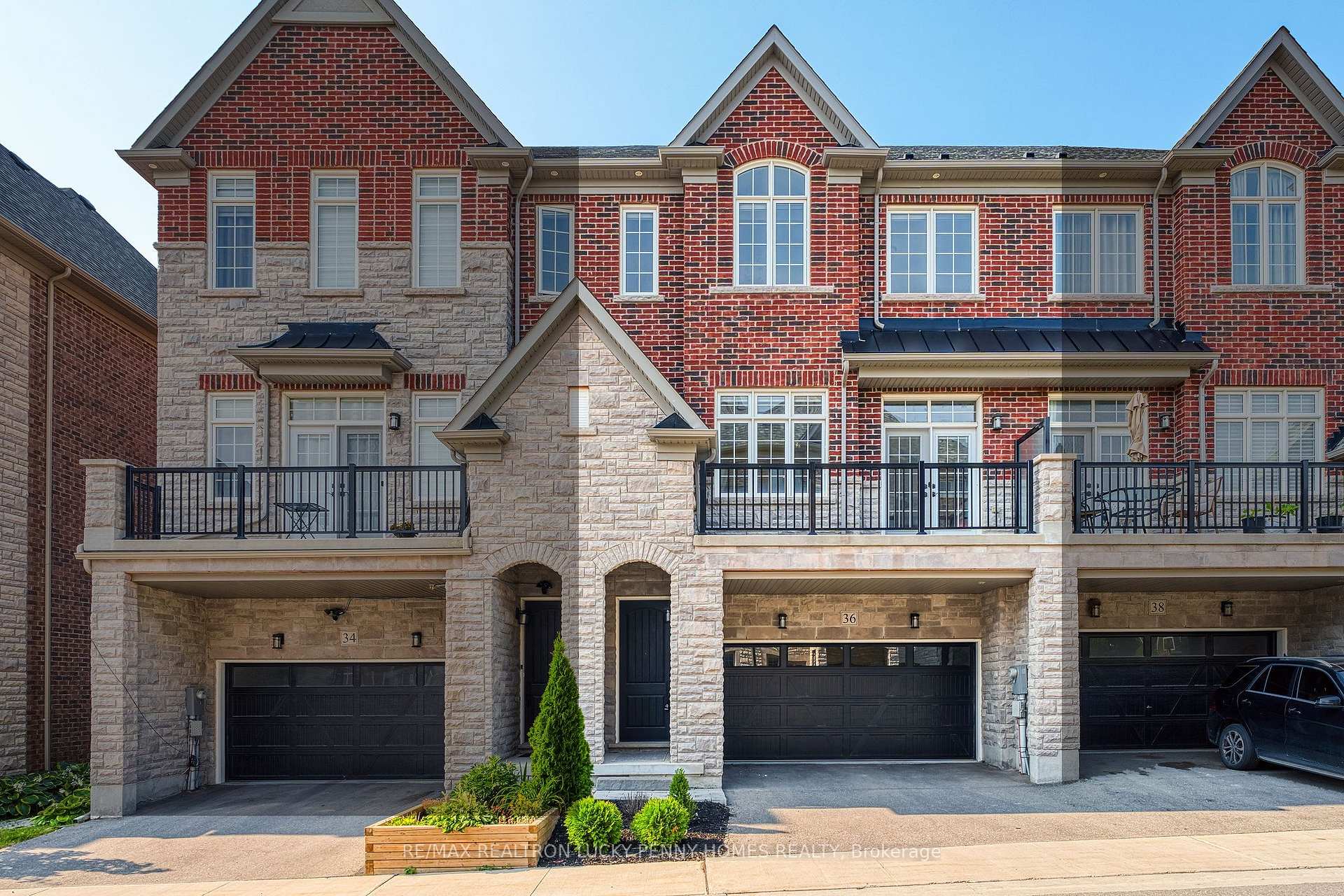 Photo 2 of 36 Creekvalley Lane, Markham, Angus Glen — HOMEH