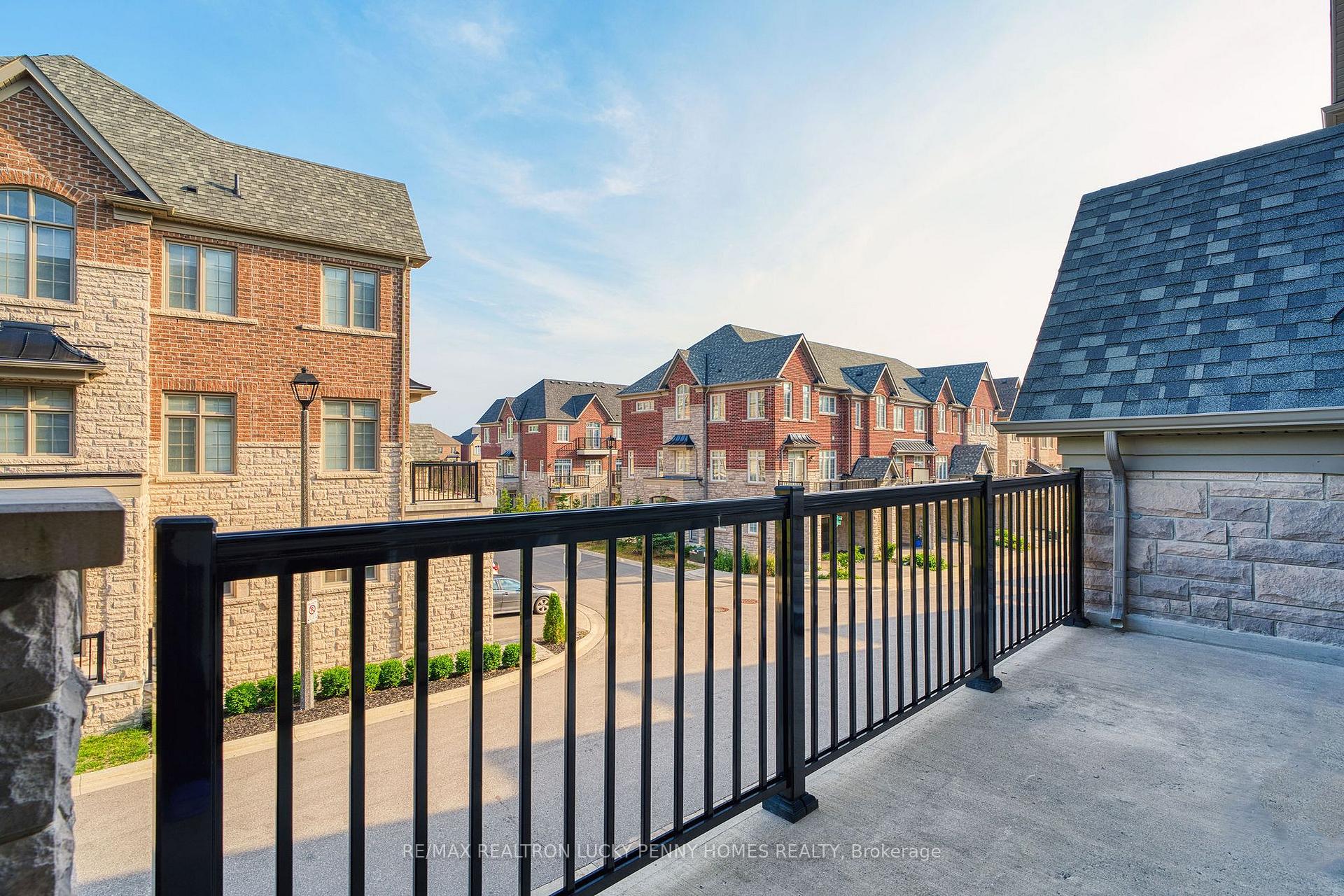 Photo 23 of 36 Creekvalley Lane, Markham, Angus Glen — HOMEH