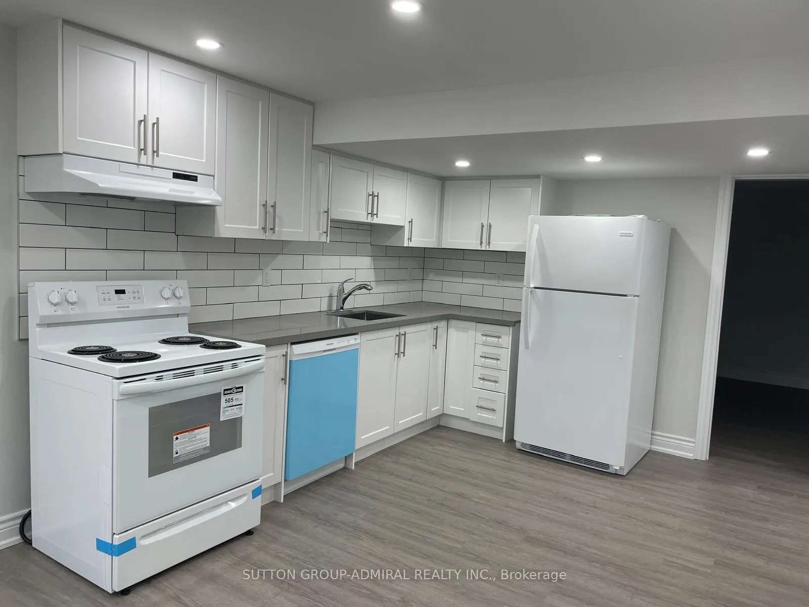 Photo 8 of 104 Marsellus Drive, Barrie, Holly — HOMEH