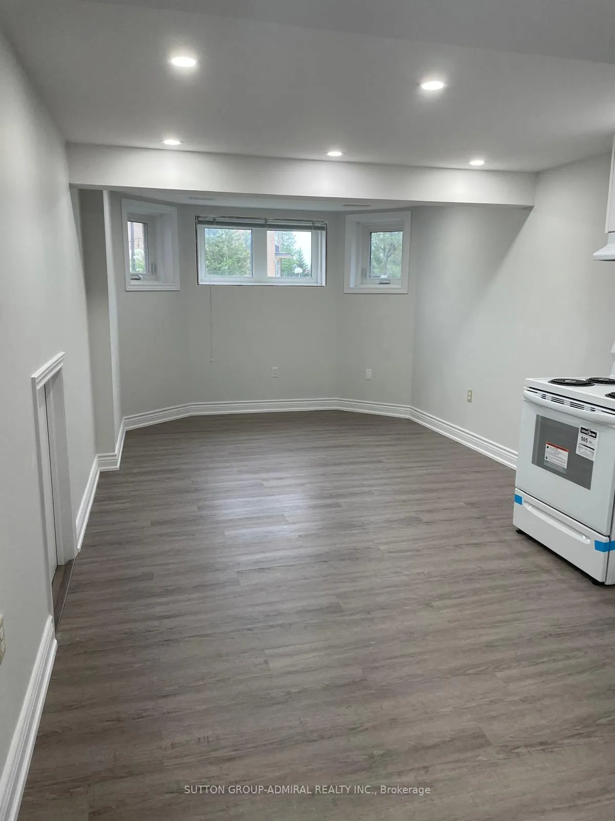 Photo 9 of 104 Marsellus Drive, Barrie, Holly — HOMEH