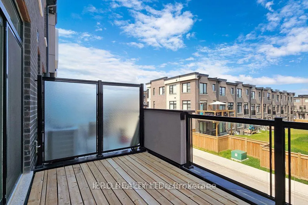 Photo 32 of 2614 Castlegate Crossing, Pickering, Duffin Heights — HOMEH