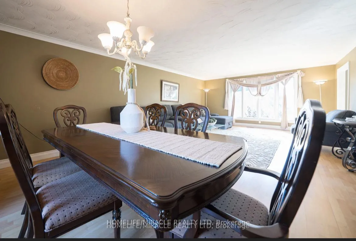 Photo 3 of 385 Mount Pleasant Road, Brantford, Empire South — HOMEH