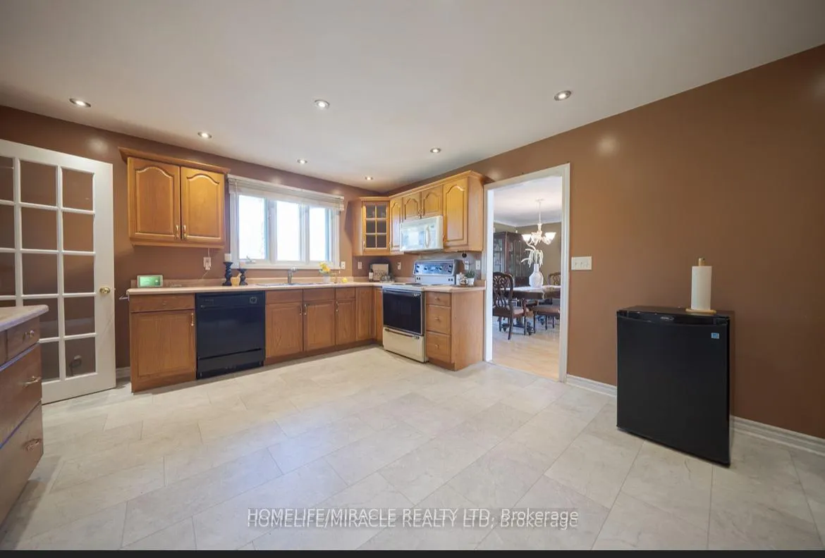 Photo 11 of 385 Mount Pleasant Road, Brantford, Empire South — HOMEH