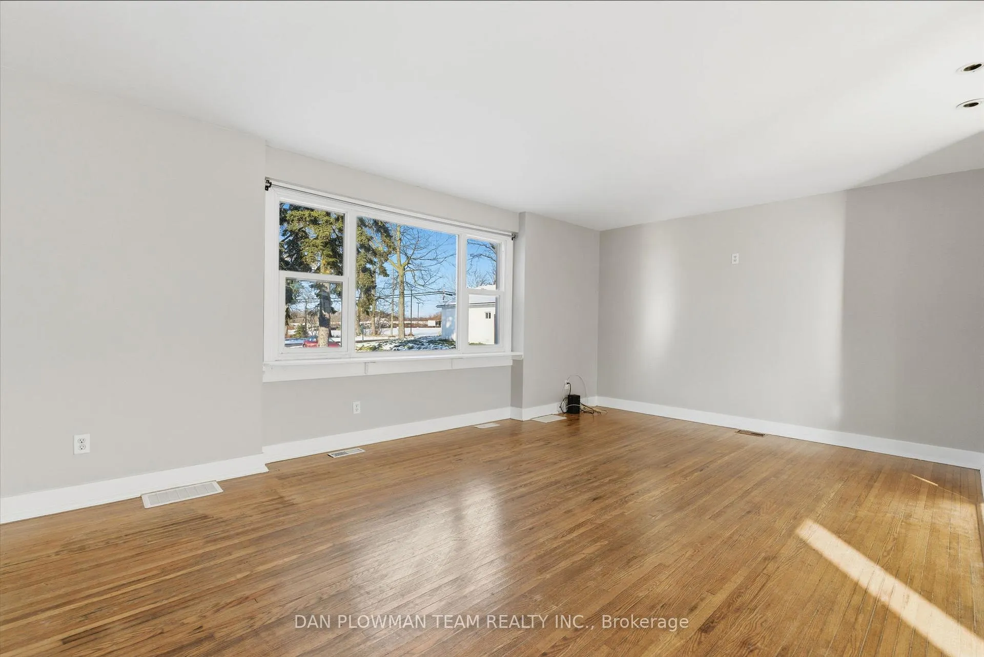Photo 8 of 121 Dorset Street E, Port Hope — HOMEH