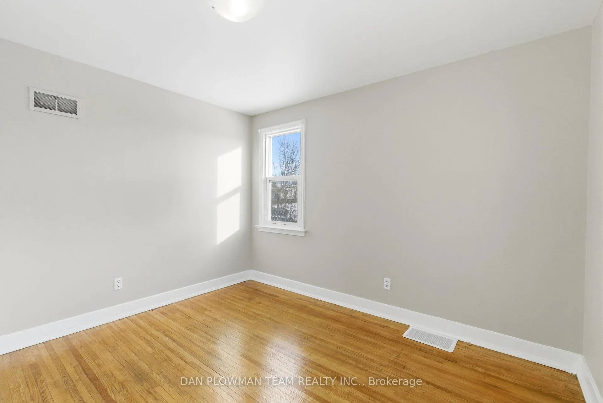 Photo 25 of 121 Dorset Street E, Port Hope — HOMEH