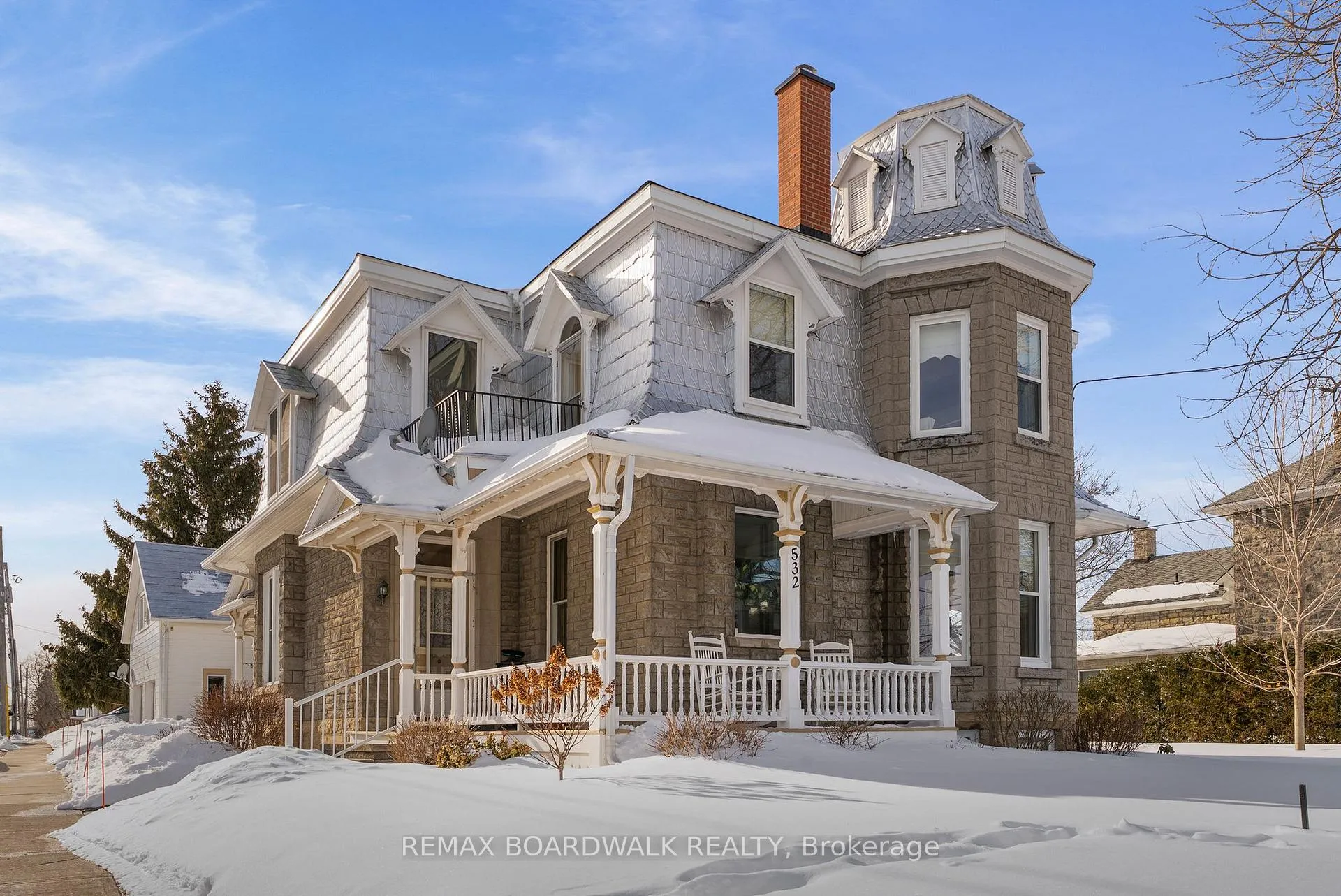 Front of 532 St Lawrence Street