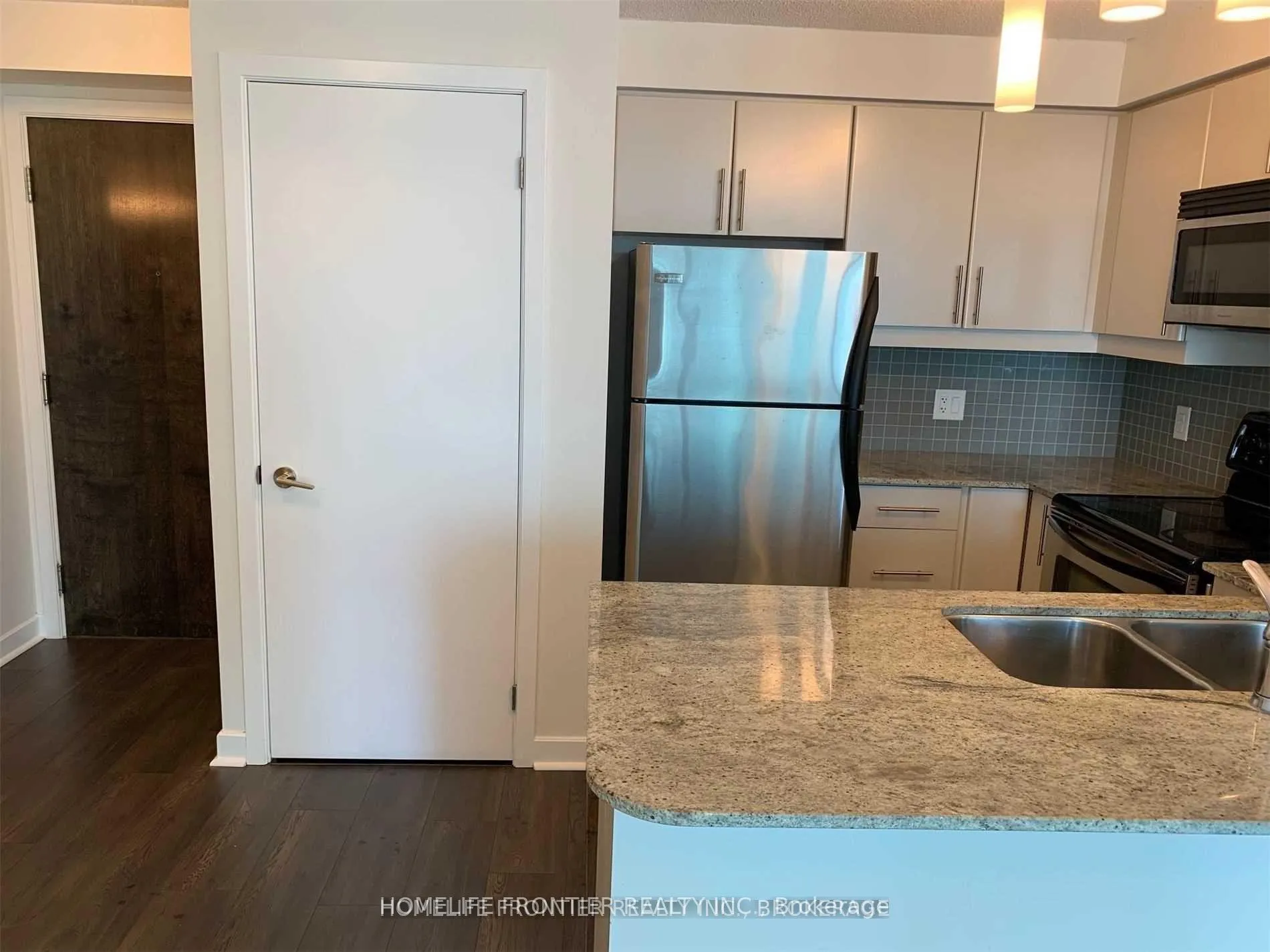 Photo 2 of Unit 1108, 18 Harbour Street, Toronto, Waterfront Communities — HOMEH