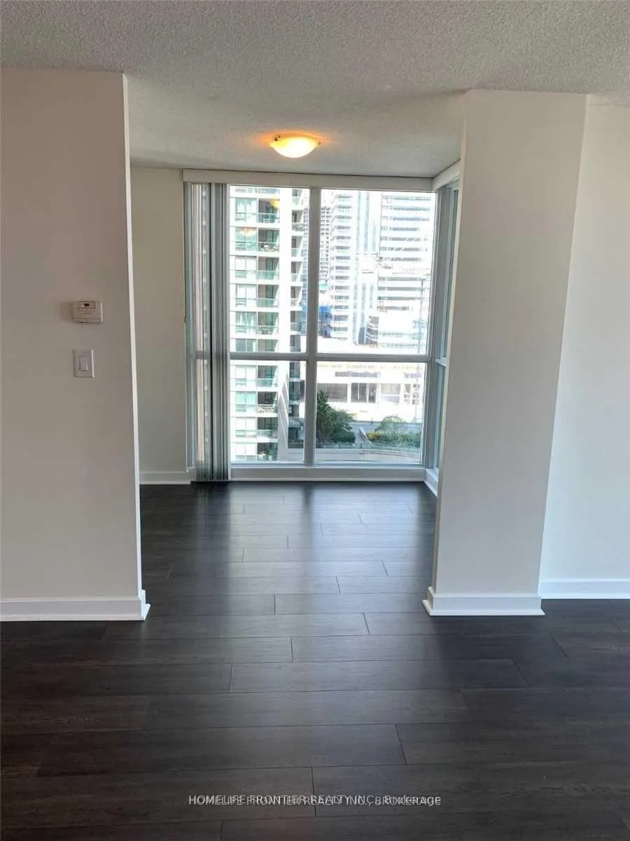 Photo 4 of Unit 1108, 18 Harbour Street, Toronto, Waterfront Communities — HOMEH
