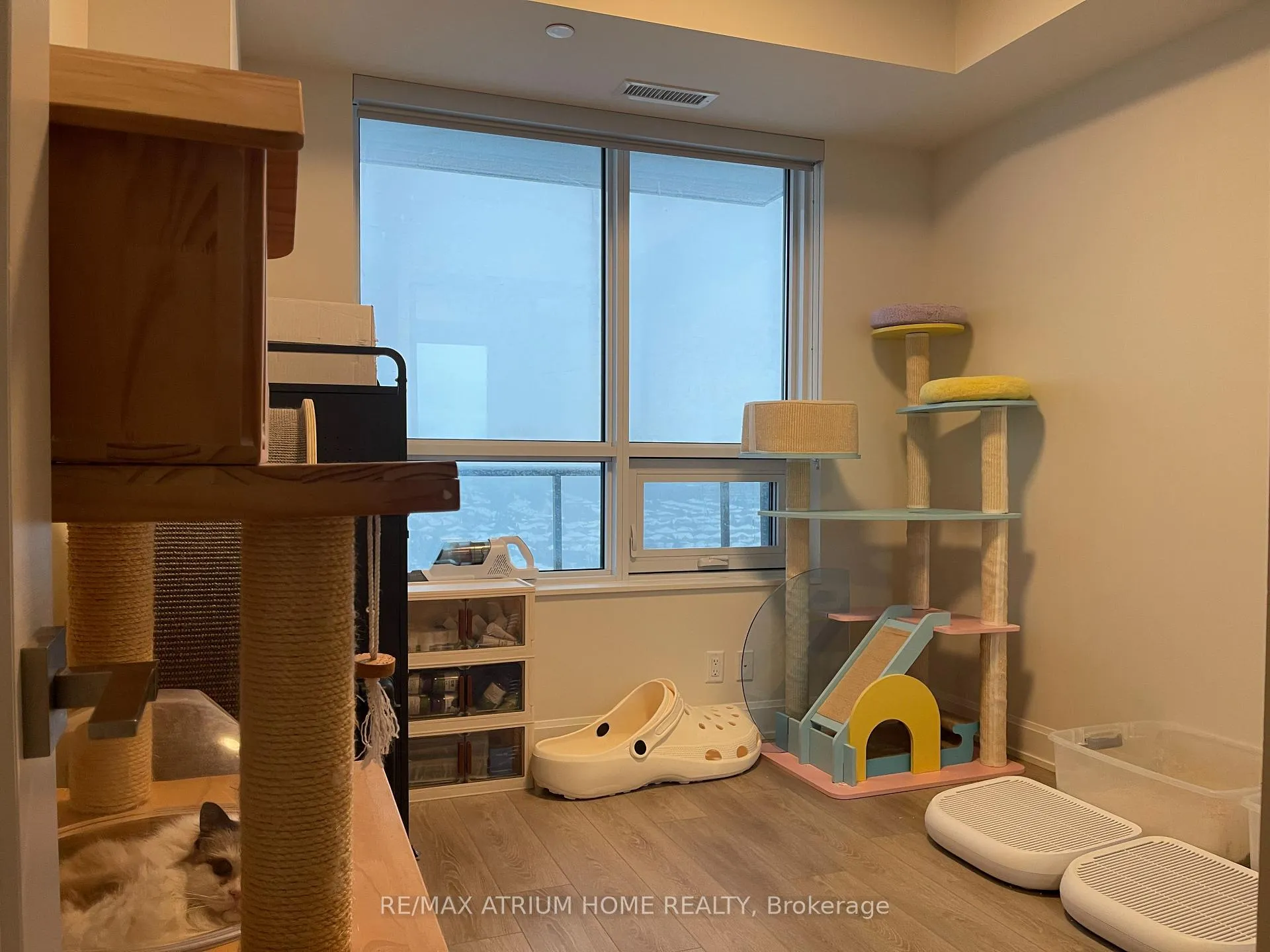 Photo 4 of Unit 1802, 38 Gandhi Lane, Markham, Commerce Valley — HOMEH