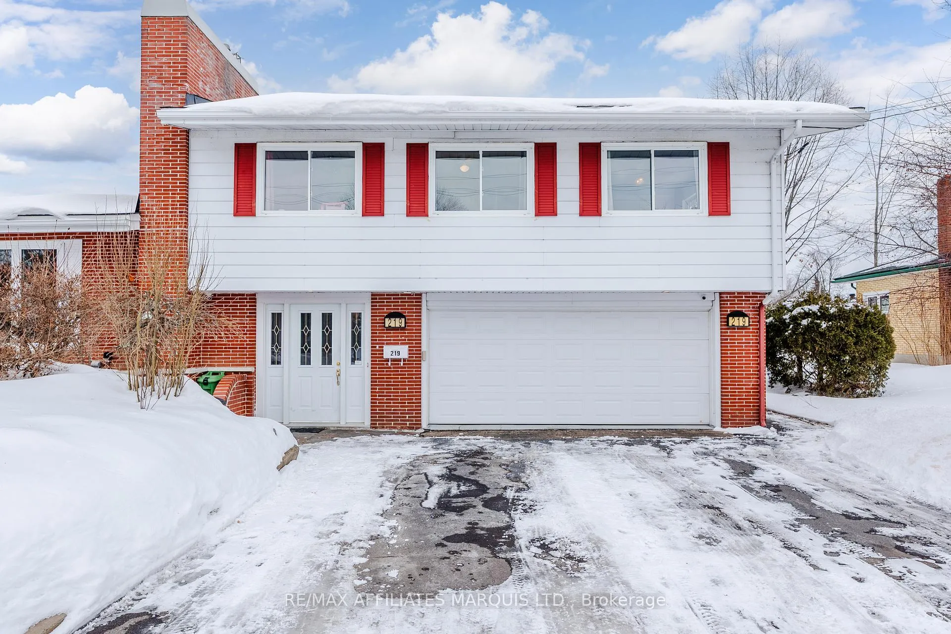 Photo 2 of 219 Pescod Avenue, Cornwall — HOMEH