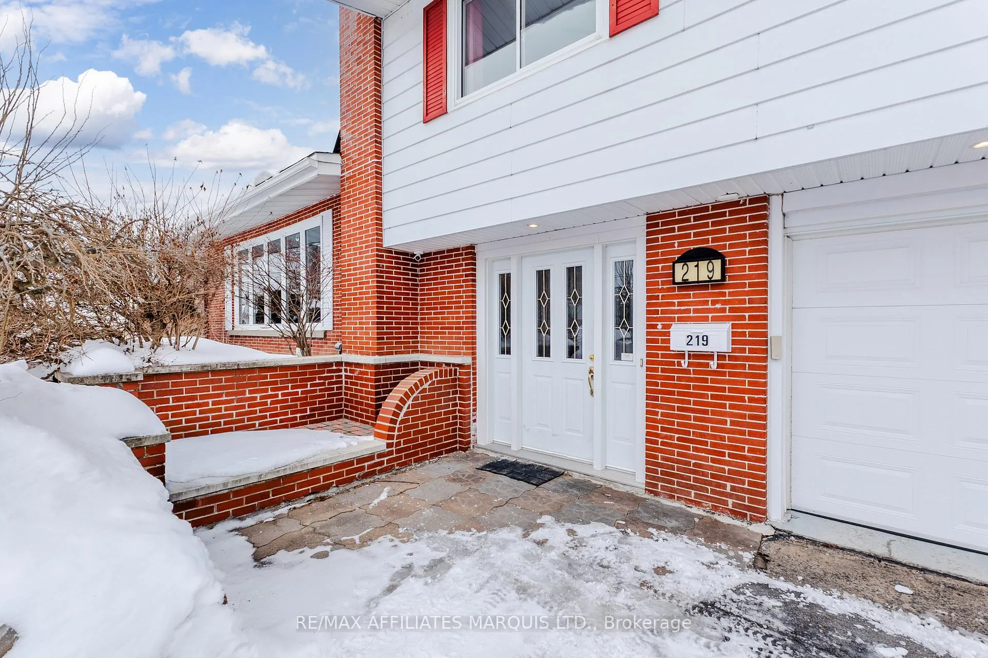 Photo 3 of 219 Pescod Avenue, Cornwall — HOMEH