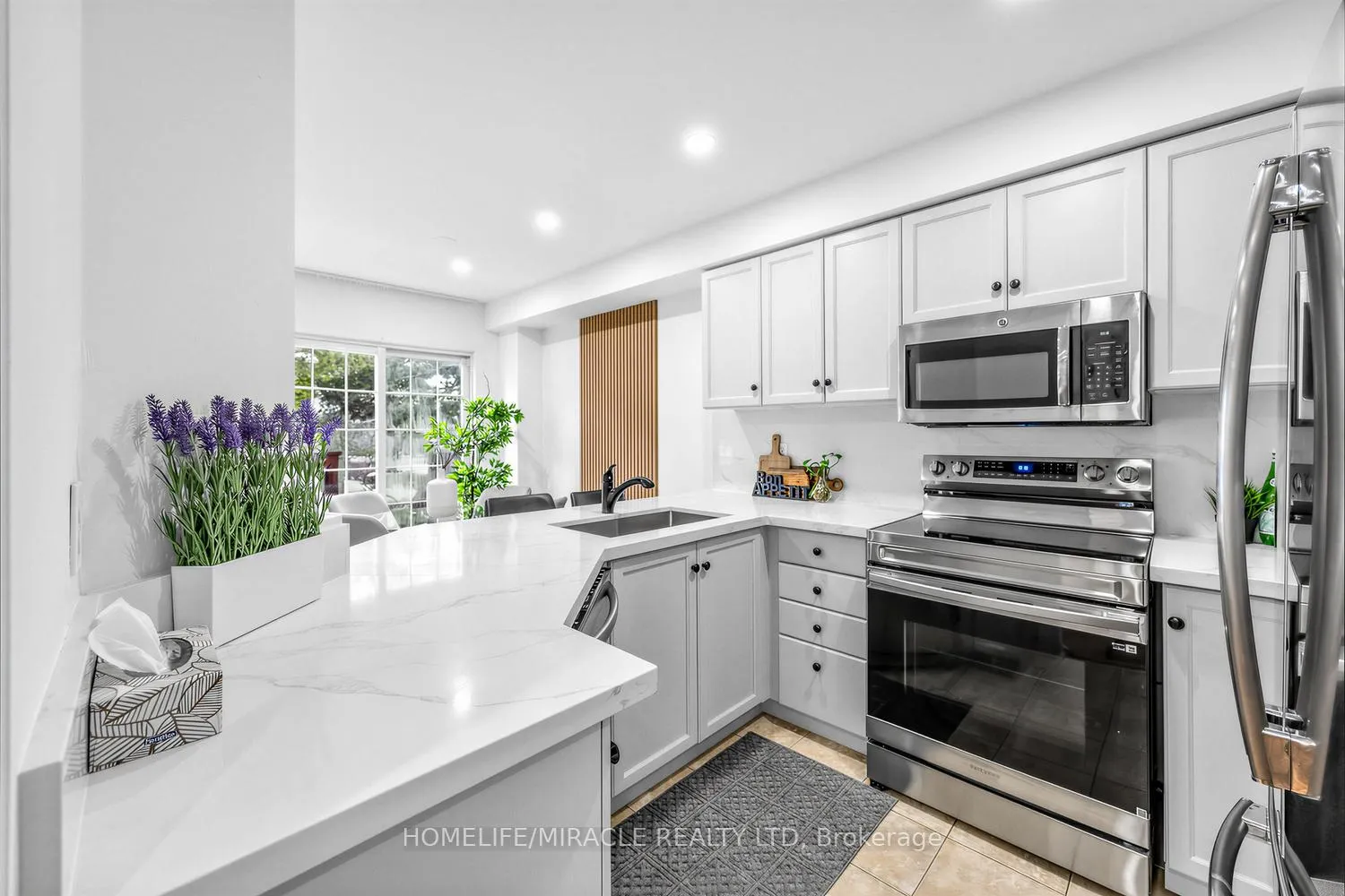 Photo 9 of 133 Stokely Crescent, Whitby, Downtown Whitby — HOMEH