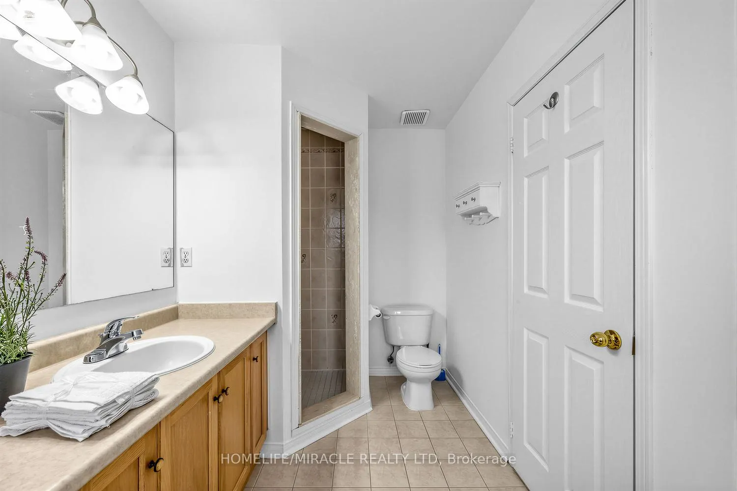 Photo 23 of 133 Stokely Crescent, Whitby, Downtown Whitby — HOMEH