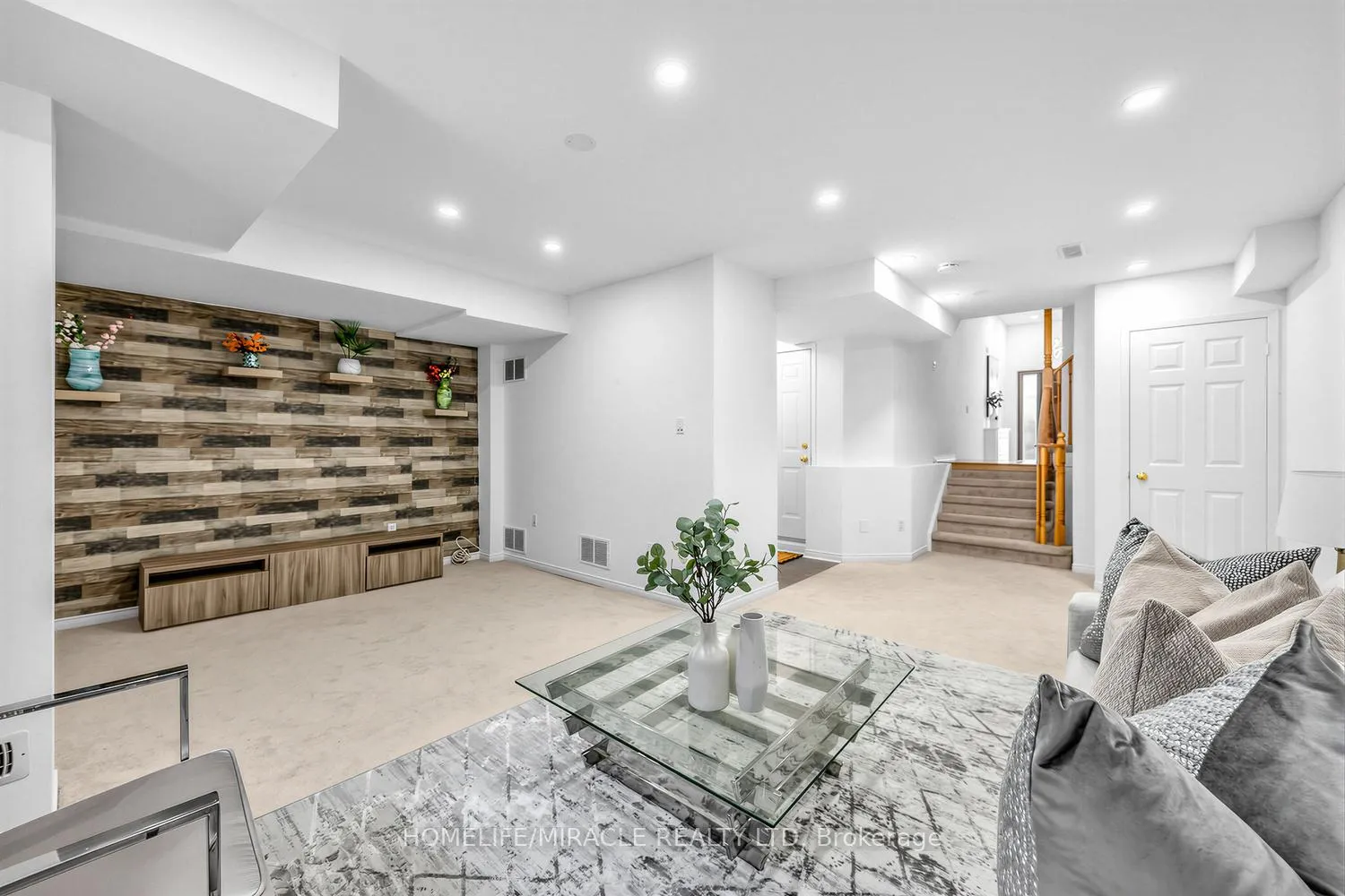 Photo 26 of 133 Stokely Crescent, Whitby, Downtown Whitby — HOMEH