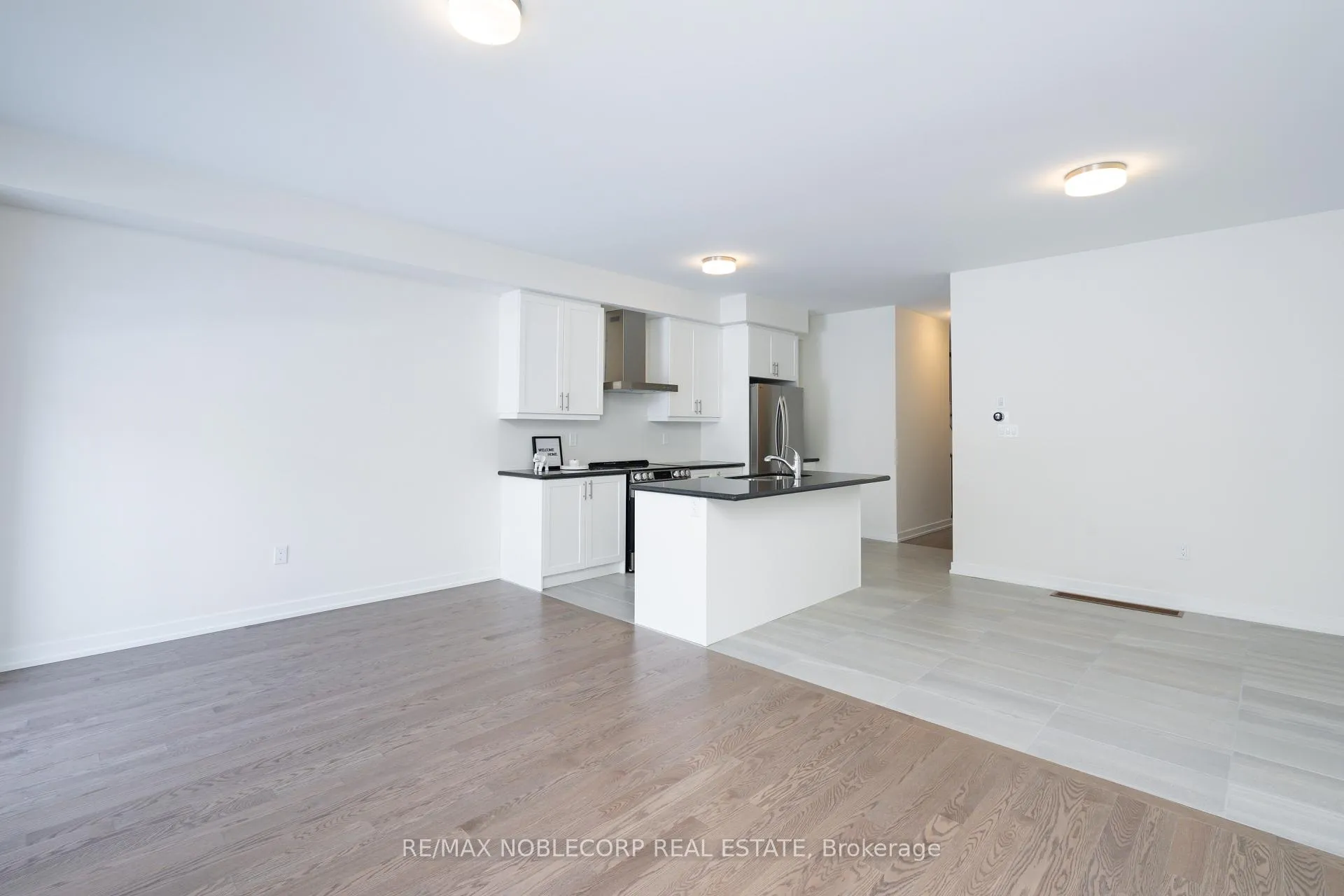 Photo 10 of 34 Singhampton Road, Vaughan, Kleinburg — HOMEH